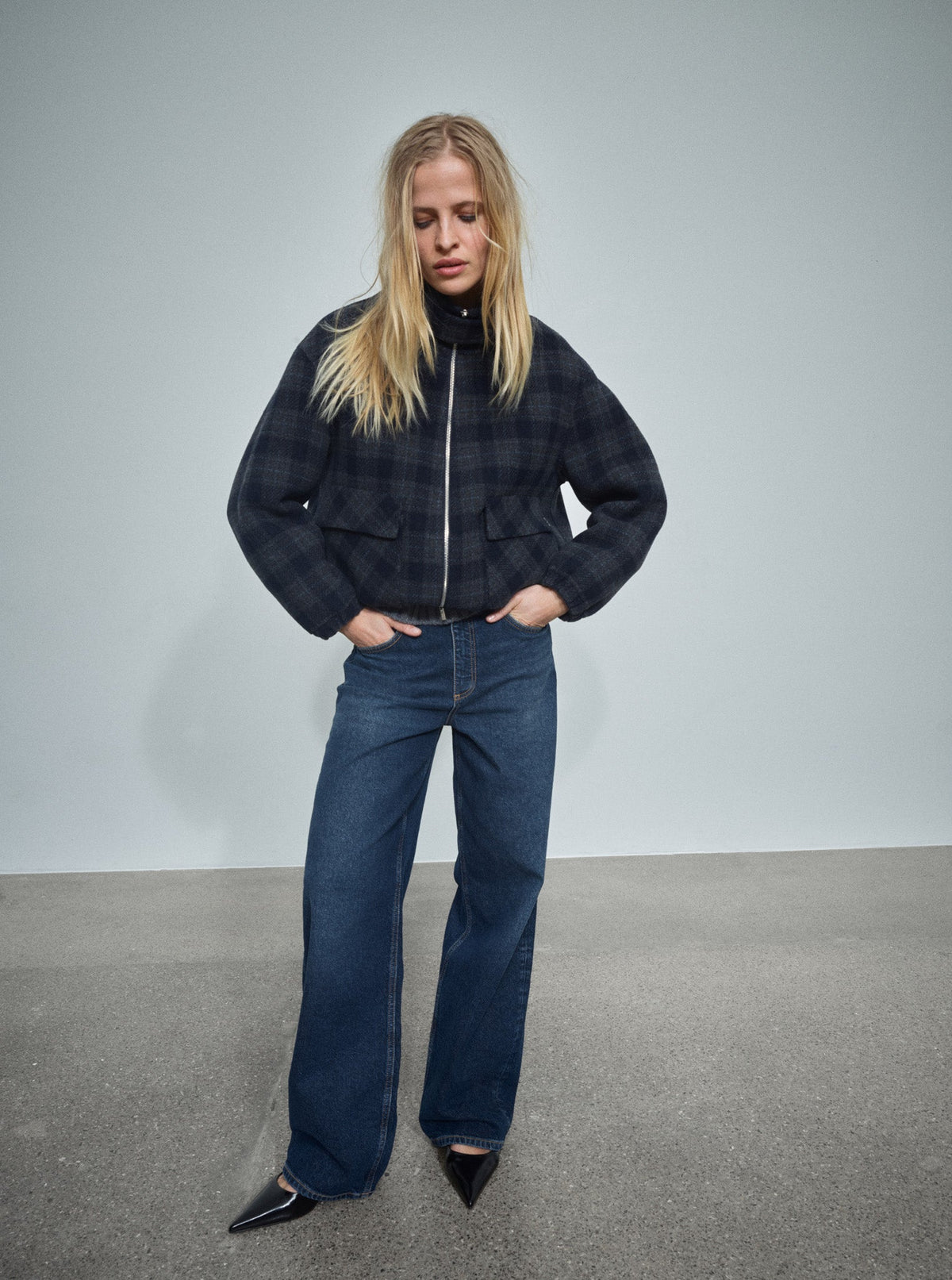 https://cdn.shopify.com/s/files/1/0318/4253/3515/files/181420468MMCamilleCheckJacketSaluteNavy-182850275MMGodinazQuiltKnitThunderstorm-180940447MMReleeBuckleJeansDarkBlue_4.jpg?v=1781686652