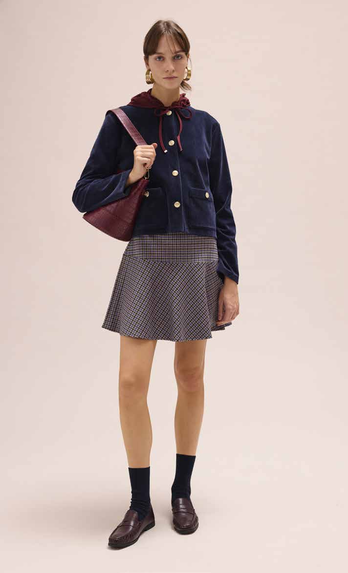 https://cdn.shopify.com/s/files/1/0368/5521/8235/files/AW26_PENNYBLACK_PBJRAZZA_01.jpg