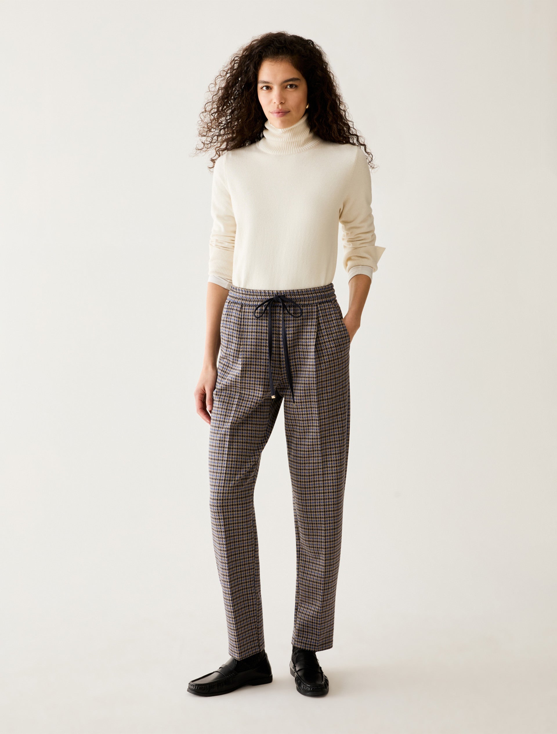 https://cdn.shopify.com/s/files/1/0368/5521/8235/files/AW26_PENNYBLACK_PBJSESAMO_OFFICIAL_01.jpg