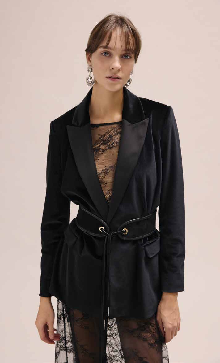 https://cdn.shopify.com/s/files/1/0368/5521/8235/files/AW26_PENNYBLACK_PBPSATIRA_03.jpg