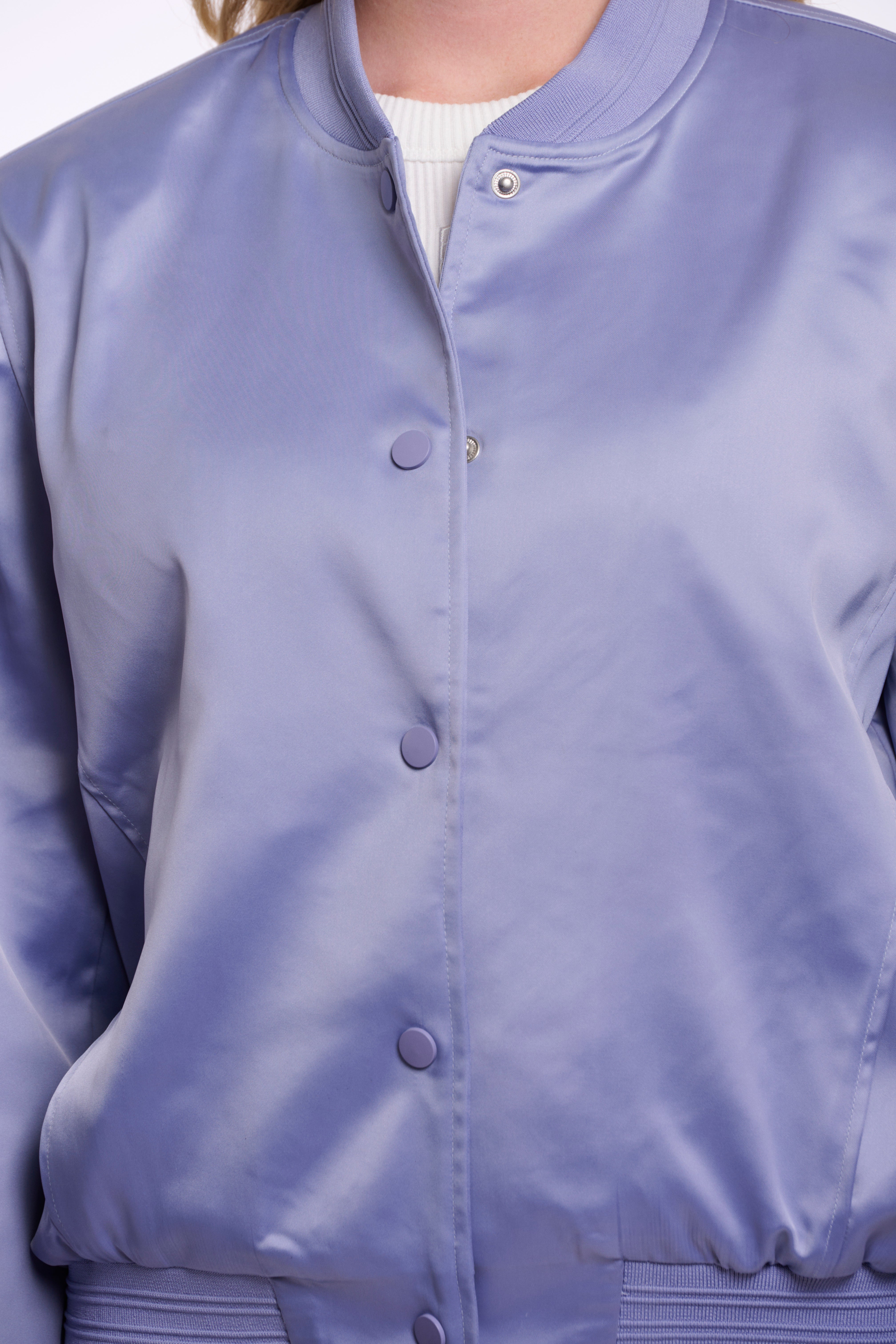 https://images.leder-international.becosoft.net/articles/Banner.7002621_Brushed-Blue_02.jpg