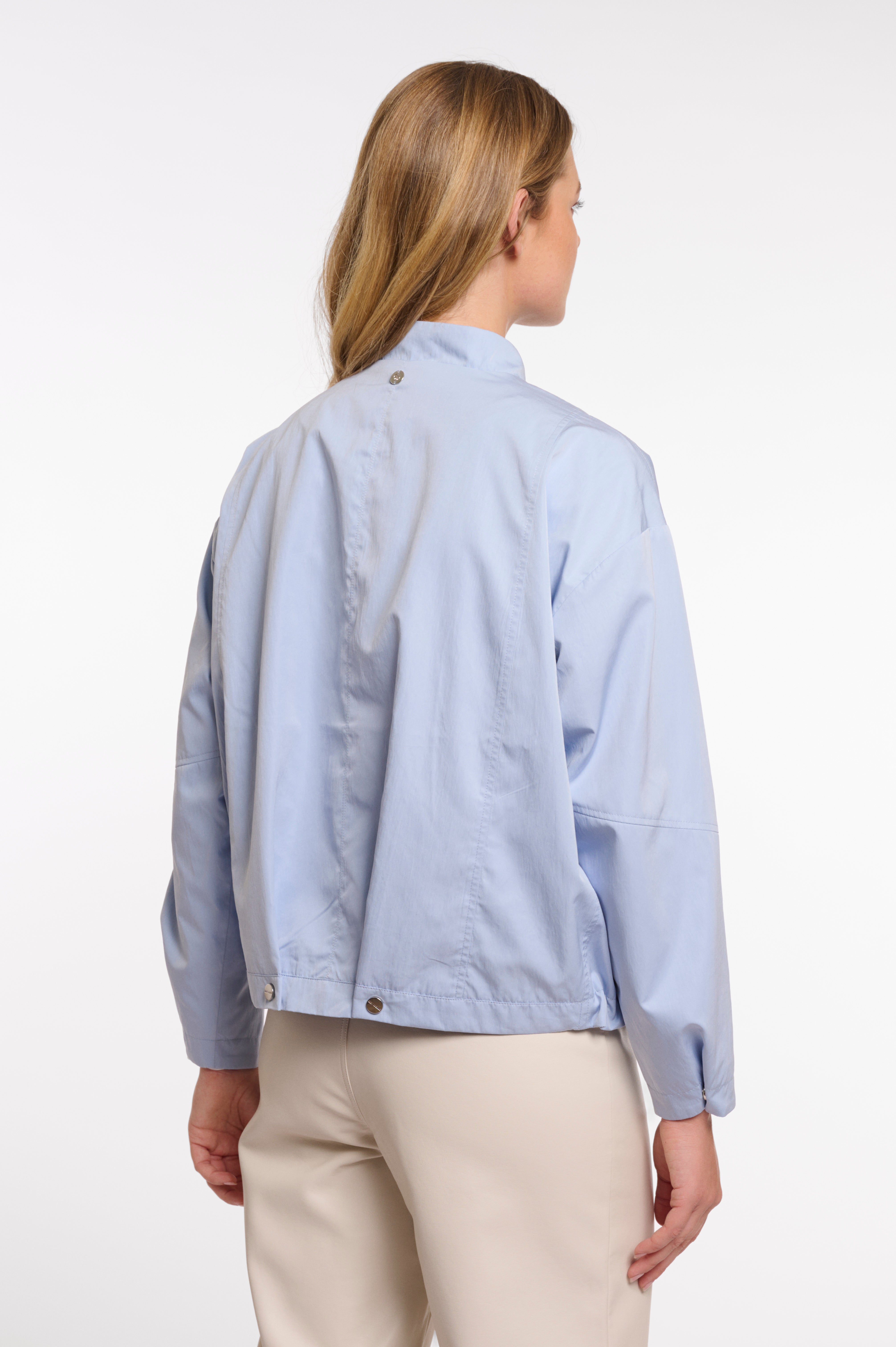 https://images.leder-international.becosoft.net/articles/Hacer.7002621_Light-Blue_03.jpg
