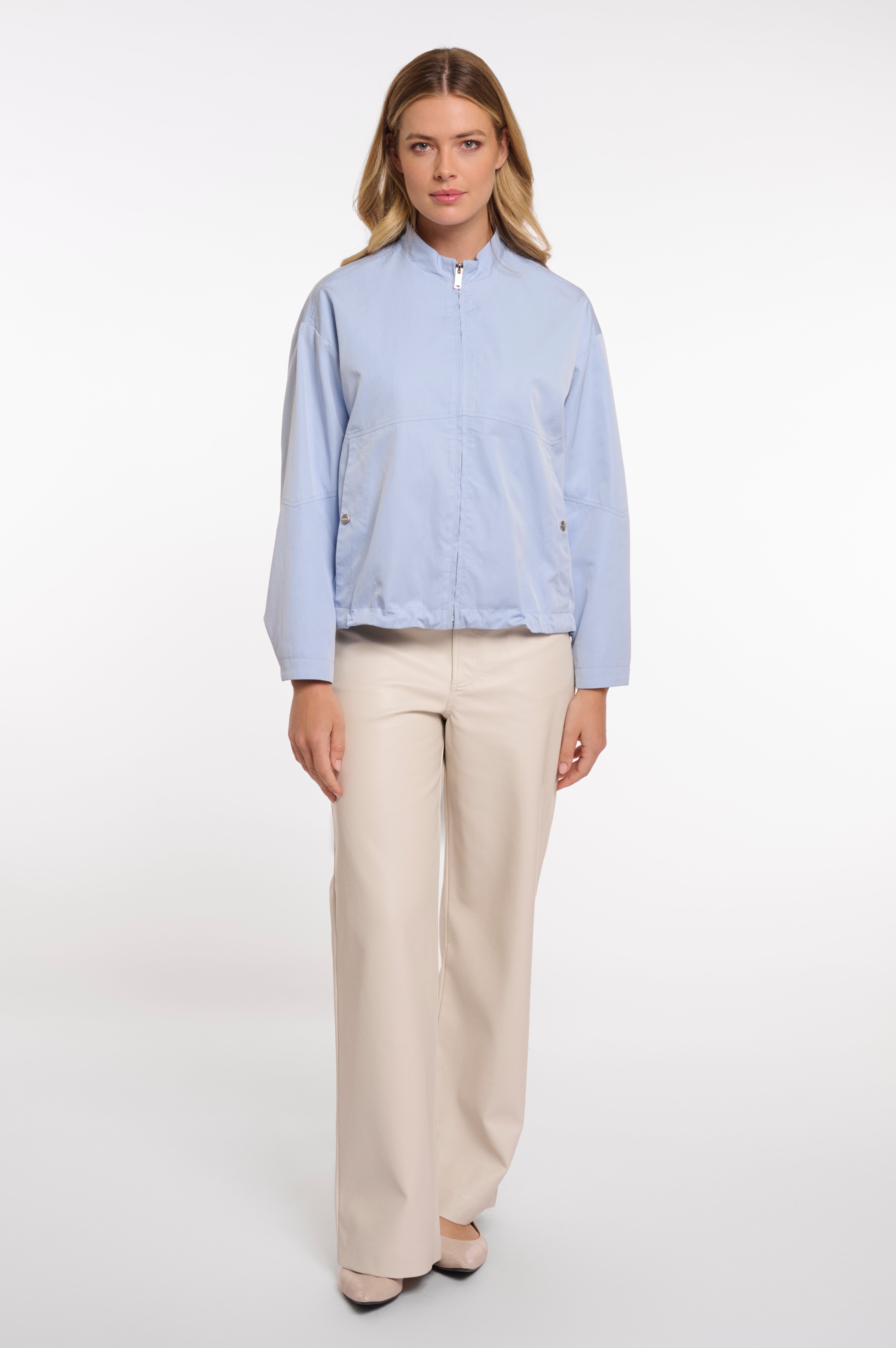 https://images.leder-international.becosoft.net/articles/Hacer.7002621_Light-Blue_04.jpg