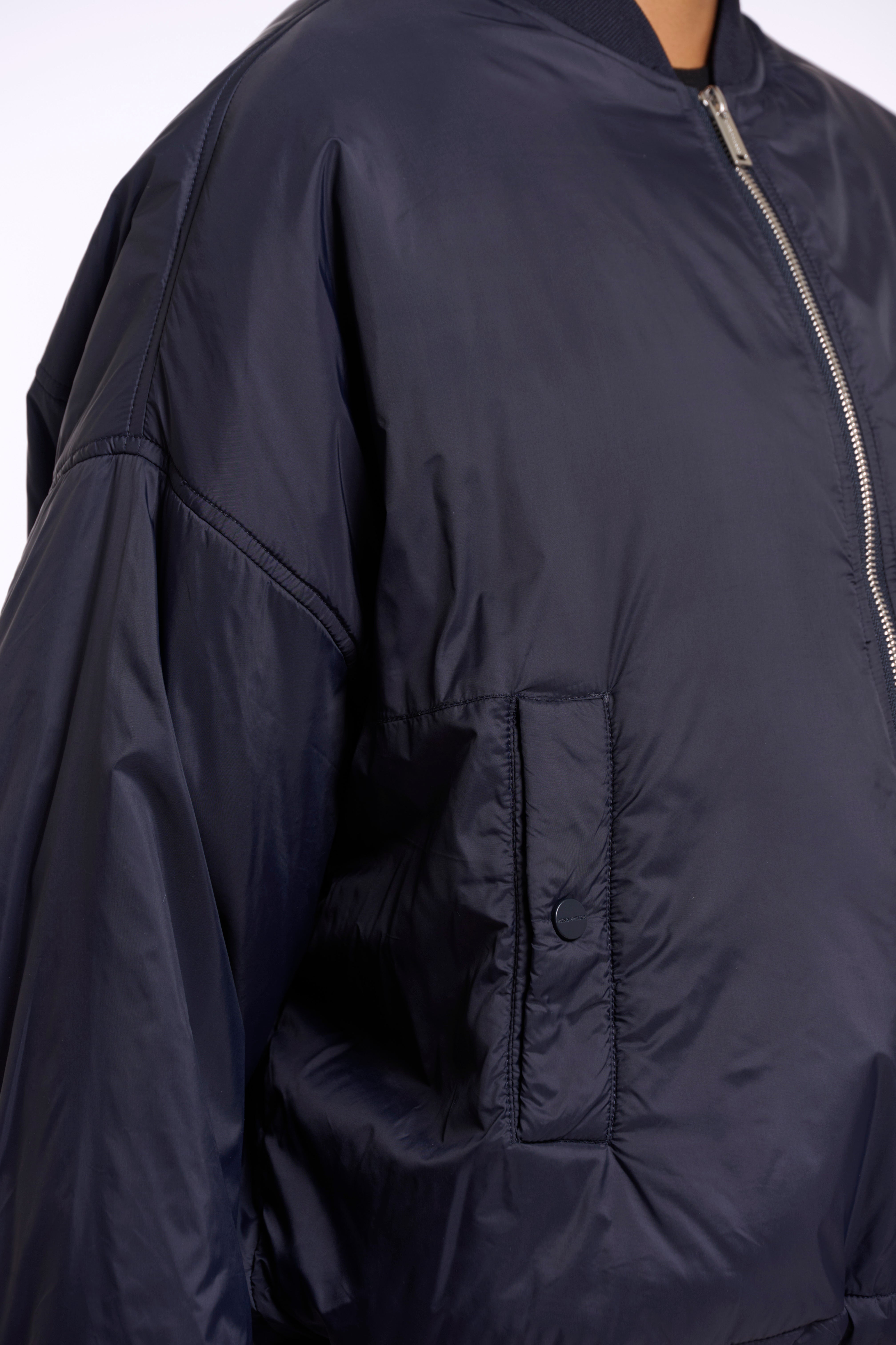 https://images.leder-international.becosoft.net/articles/Hira.7002621_Dark-Navy_02.jpg