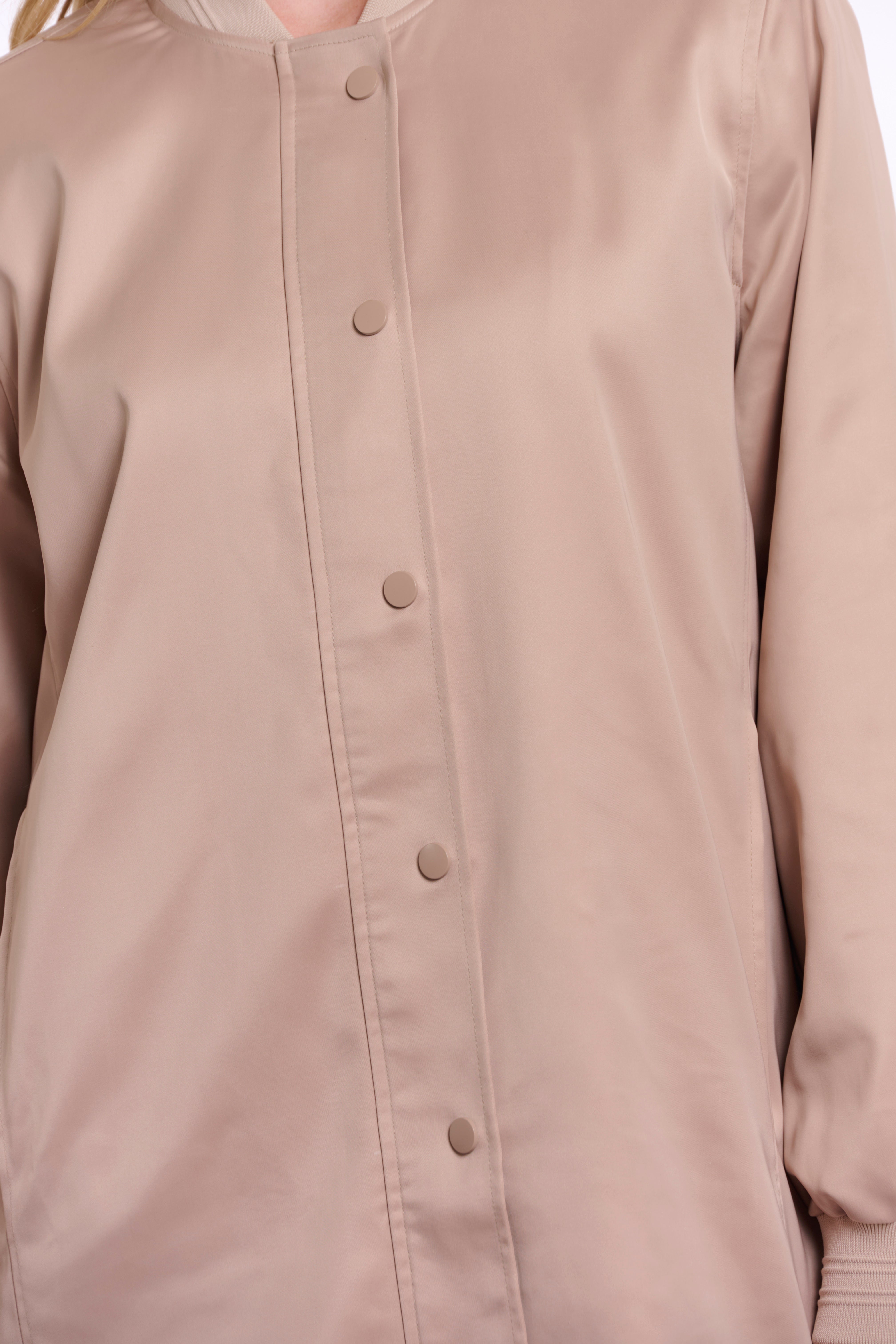 https://images.leder-international.becosoft.net/articles/Pina.7002621_Smoked-Pearl_03.jpg