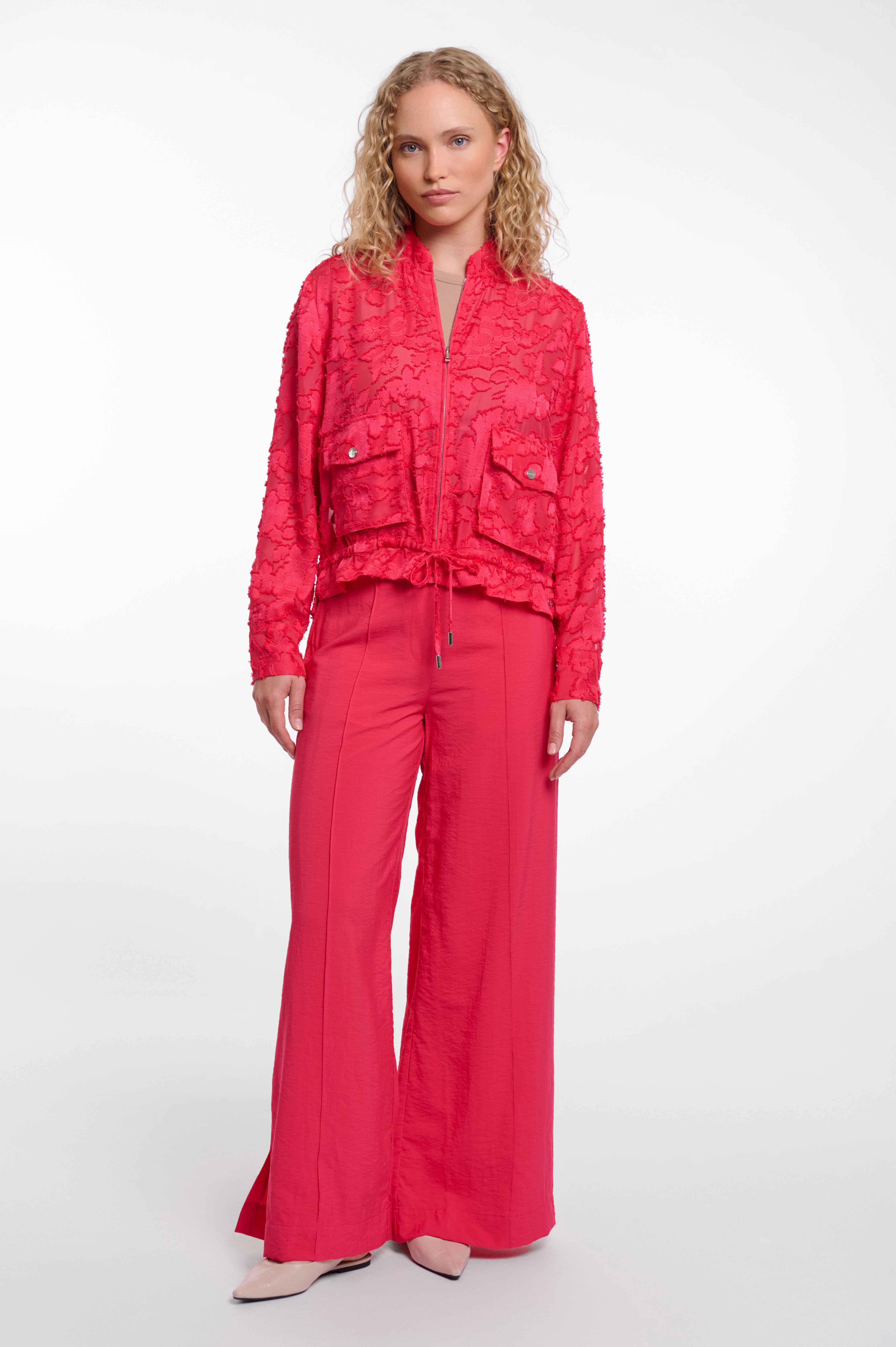 https://images.leder-international.becosoft.net/articles/Priori.7002621_Pink-Punch_04.jpg