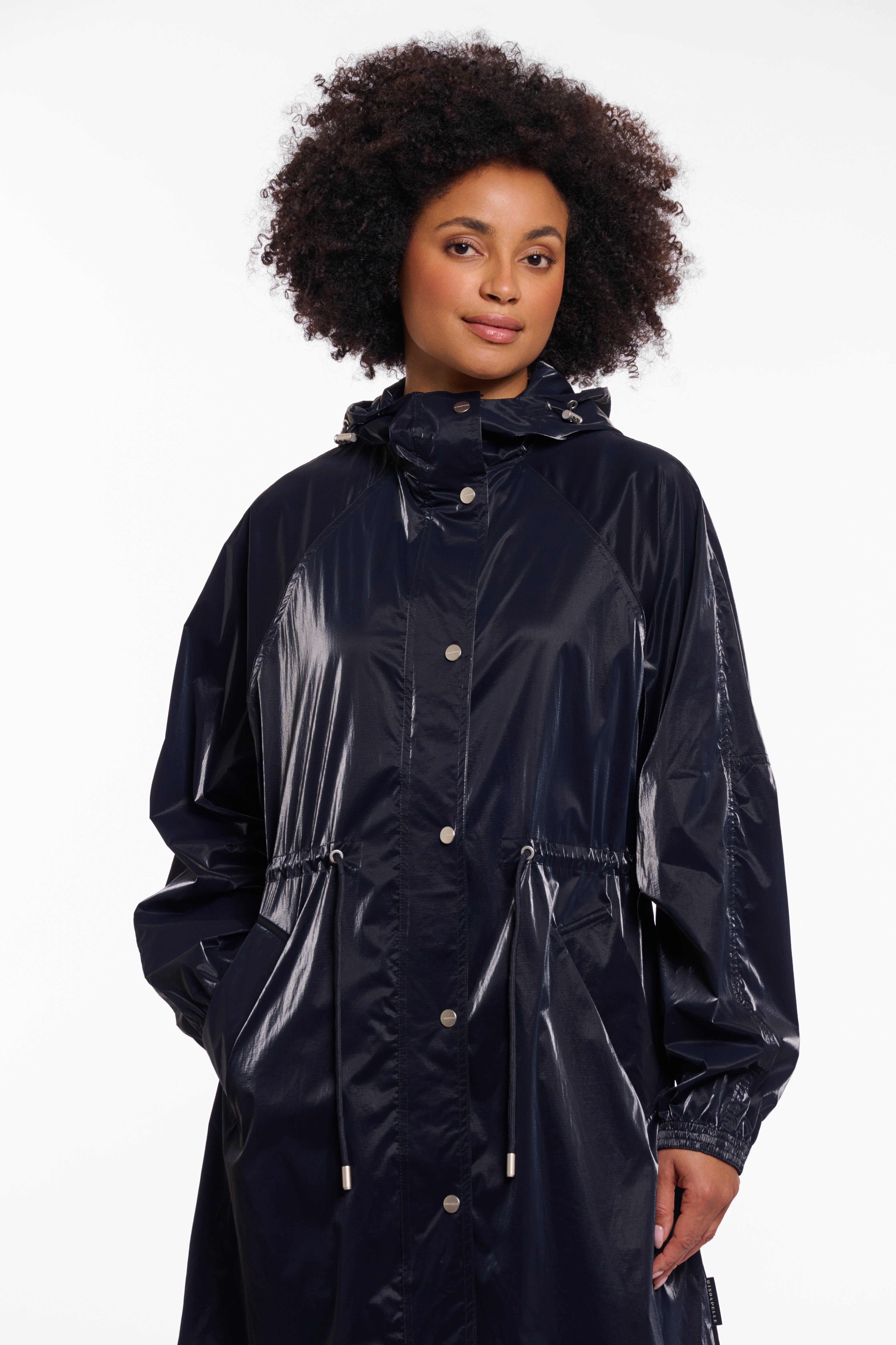 https://images.leder-international.becosoft.net/articles/Rowen.7002621_Navy-Metallic_02.jpg
