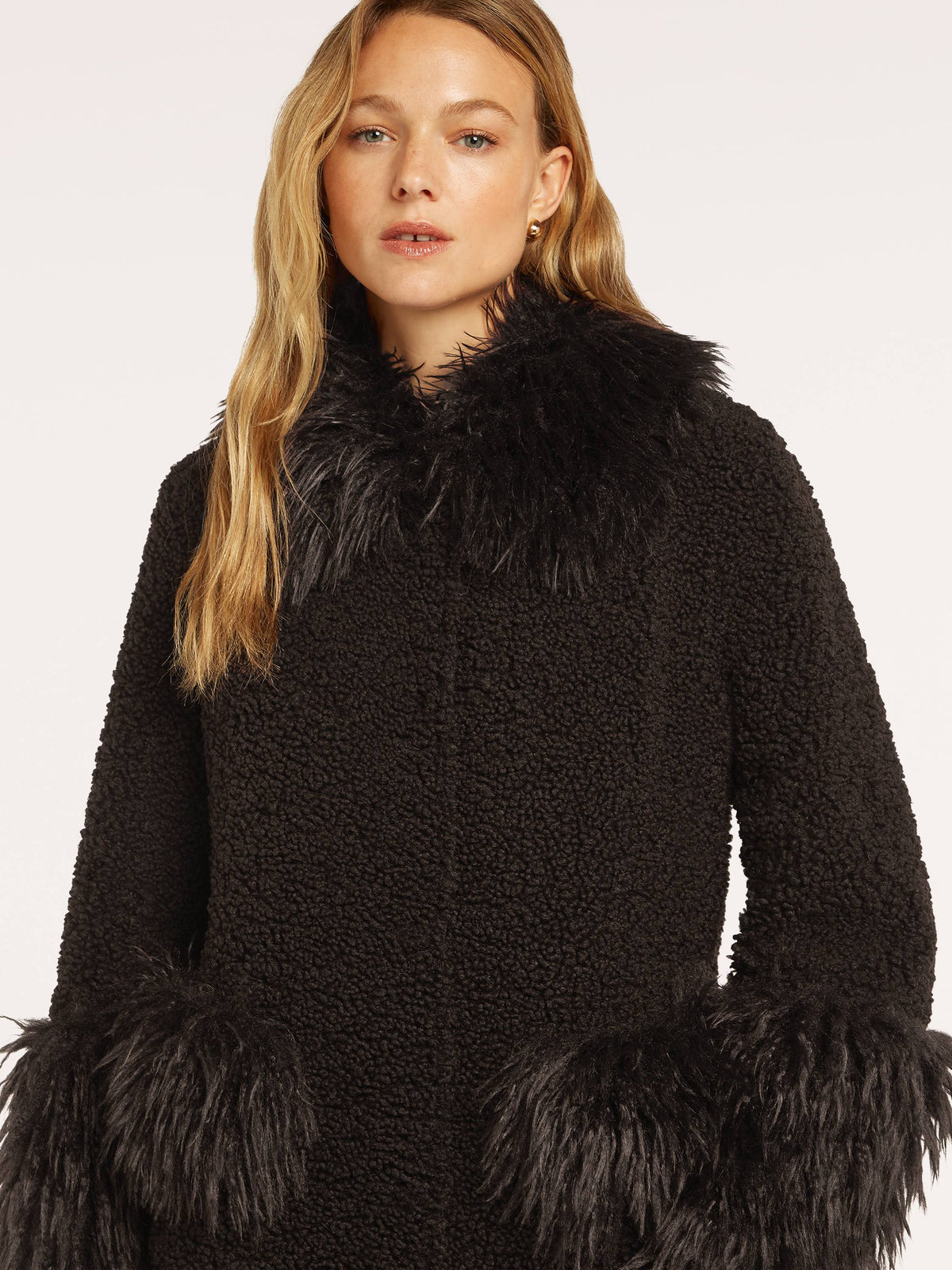 https://cdn.shopify.com/s/files/1/0568/3983/1689/files/SIENNA_long_coat_2980_BM_D1.jpg?v=1788444786