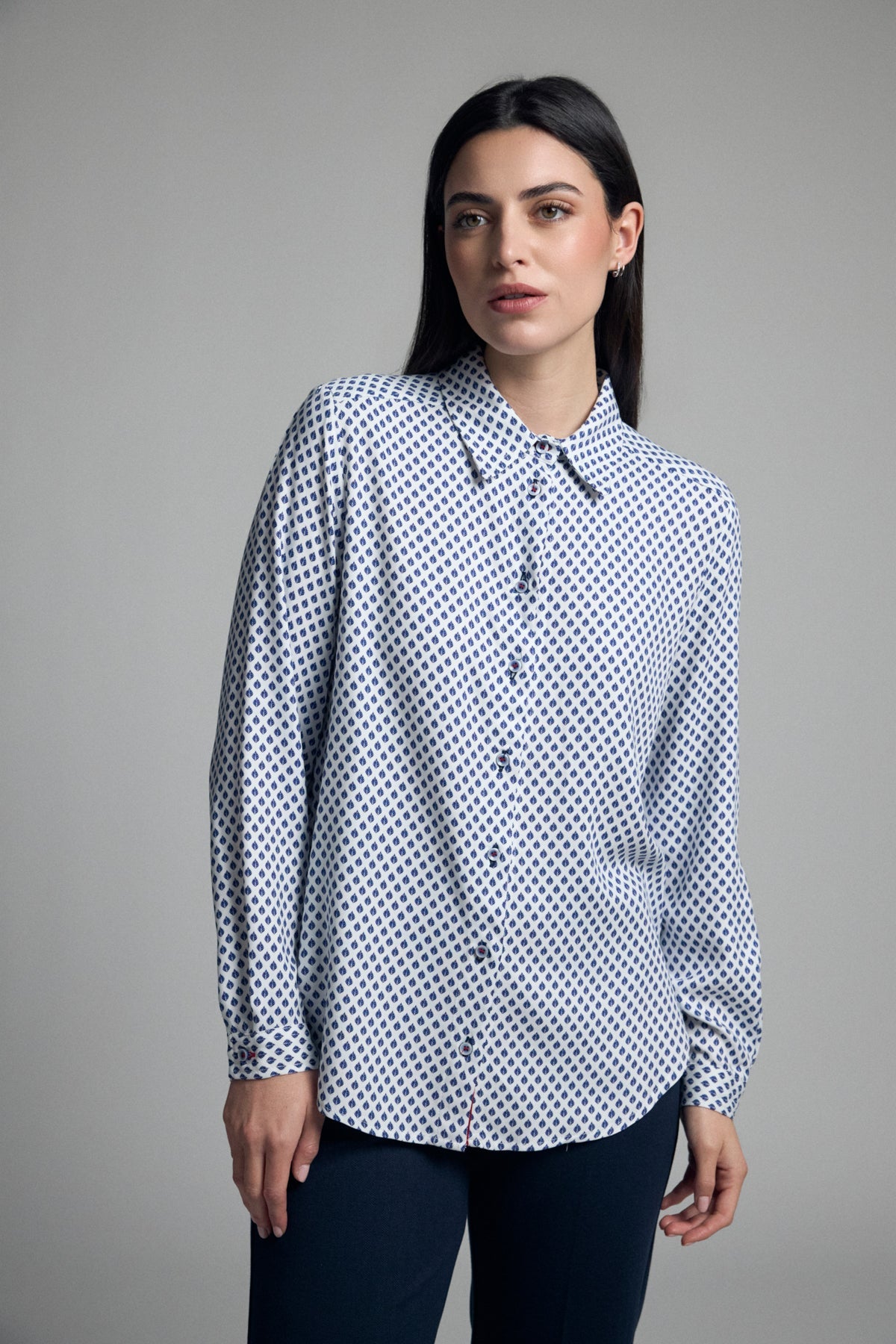 https://cdn.shopify.com/s/files/1/0368/5521/8235/files/aw26-tinta-raelia-green-supplier.jpg