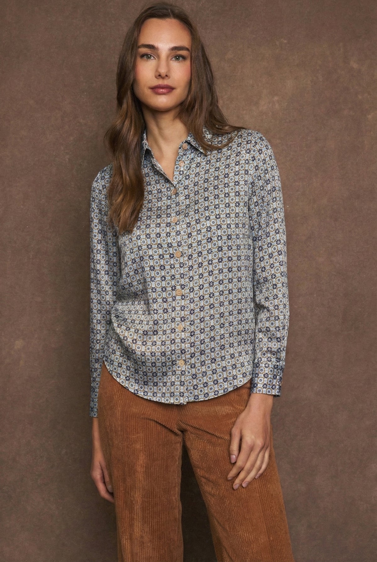 https://cdn.shopify.com/s/files/1/0368/5521/8235/files/aw26-tinta-vica26-light-blue-supplier.jpg