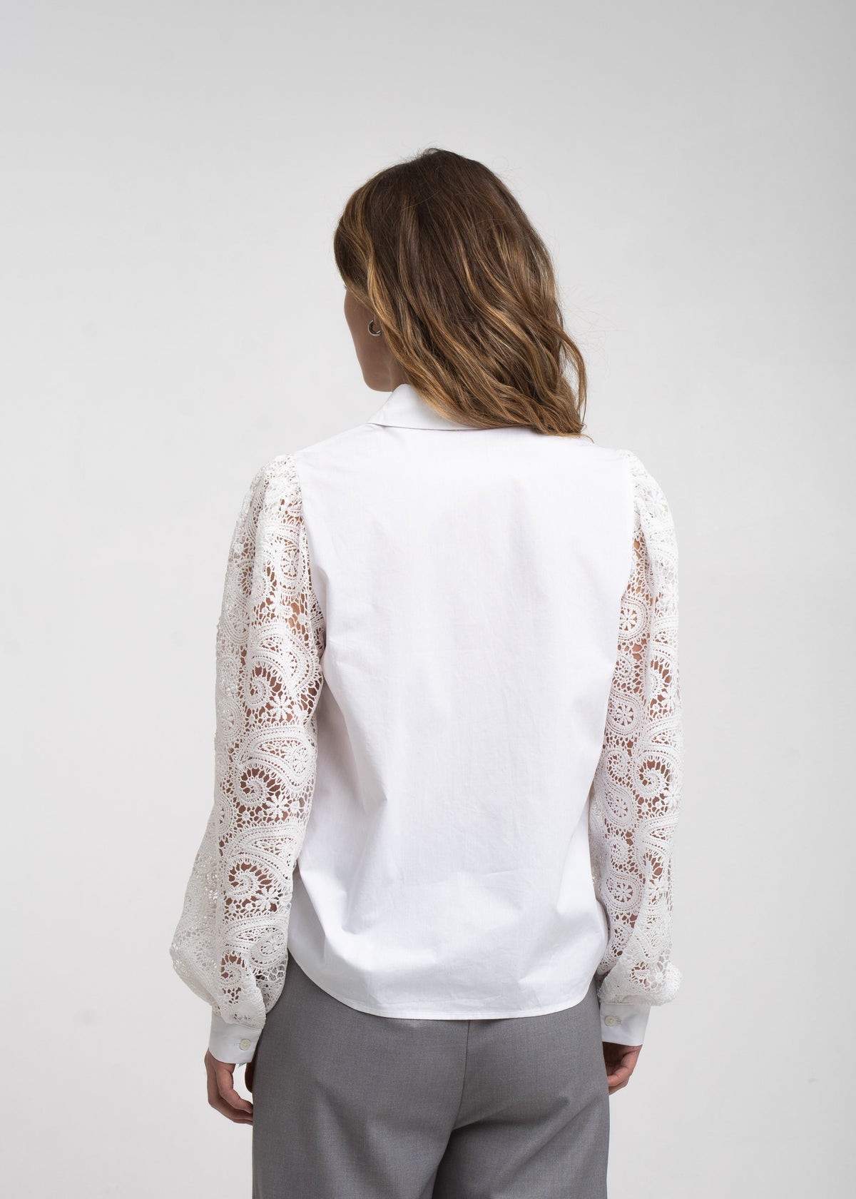https://cdn.shopify.com/s/files/1/0368/5521/8235/files/jane-lushka-aw26-91011-White-04.jpg