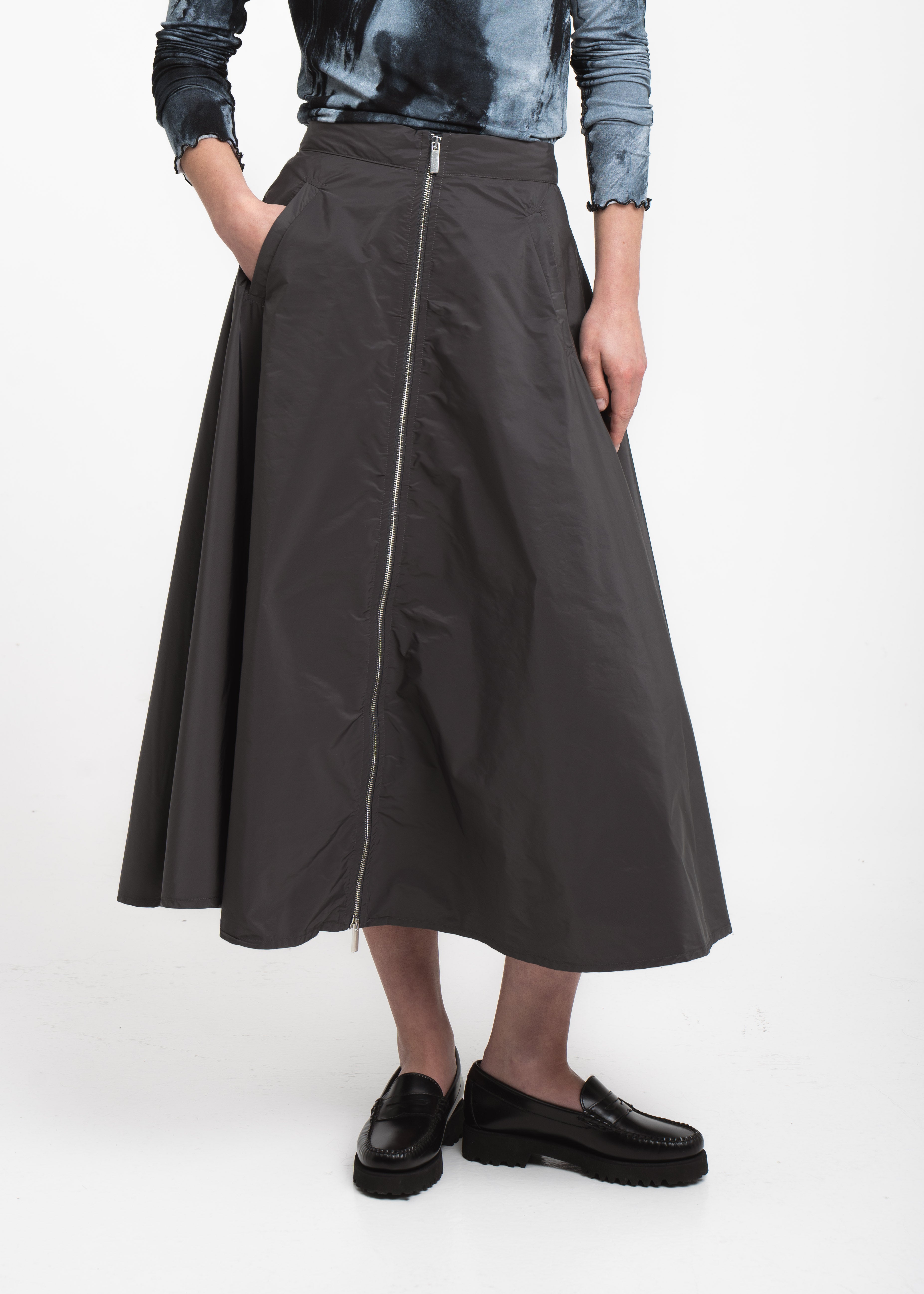 https://cdn.shopify.com/s/files/1/0368/5521/8235/files/jane-lushka-aw26-BDCL52G573-061I-92-04.jpg