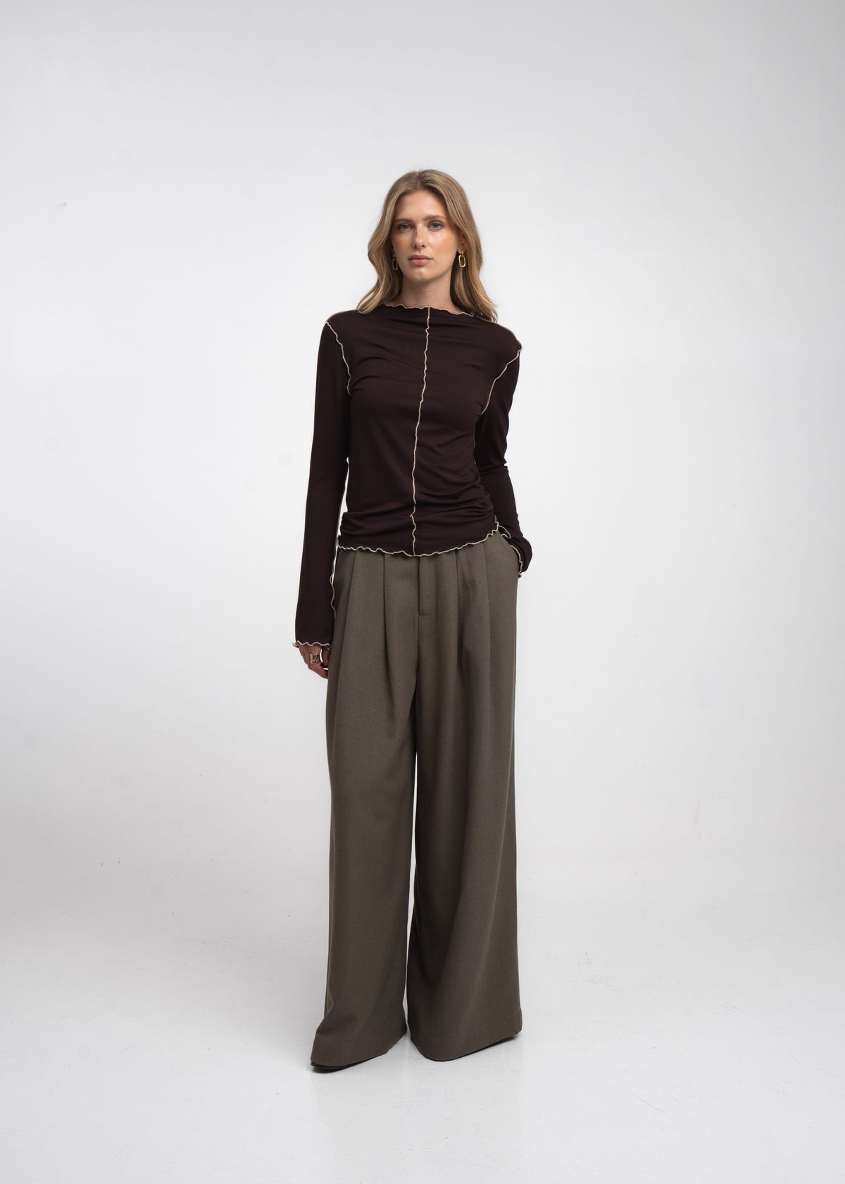 https://cdn.shopify.com/s/files/1/0368/5521/8235/files/jane-lushka-aw26-Janette-P26-70-06.jpg