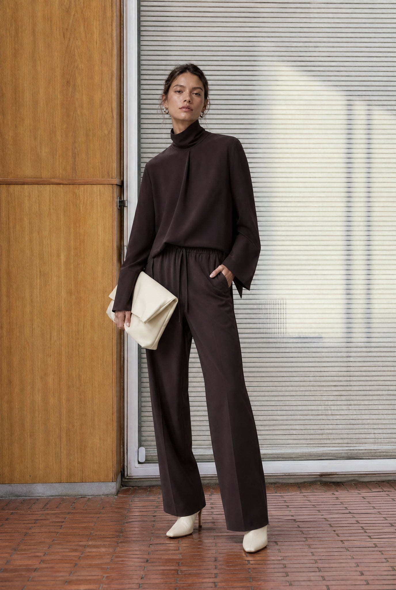 https://cdn.shopify.com/s/files/1/0368/5521/8235/files/jane-lushka-aw26-U6261795-5000-02.jpg
