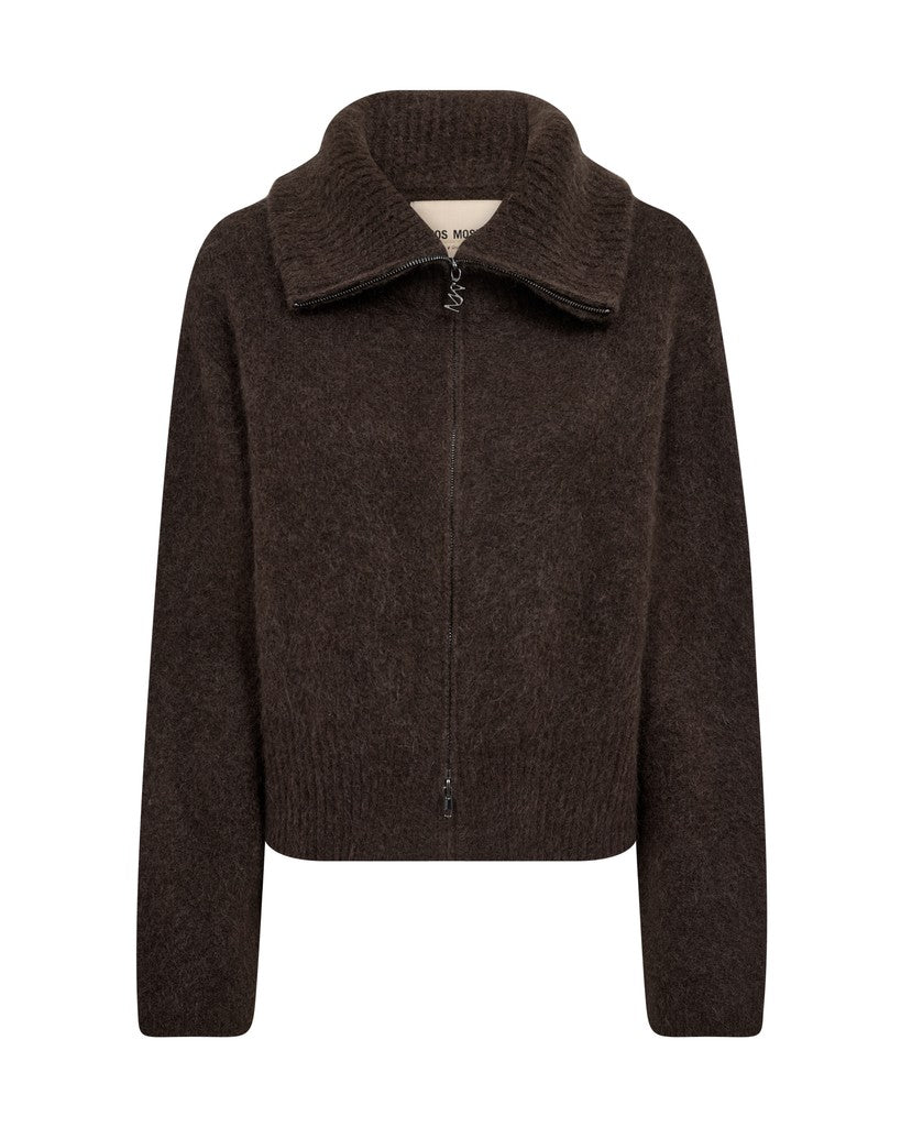 https://cdn.shopify.com/s/files/1/0368/5521/8235/files/olives-mos-mosh-aw26-176130-160-01-model-front.jpg