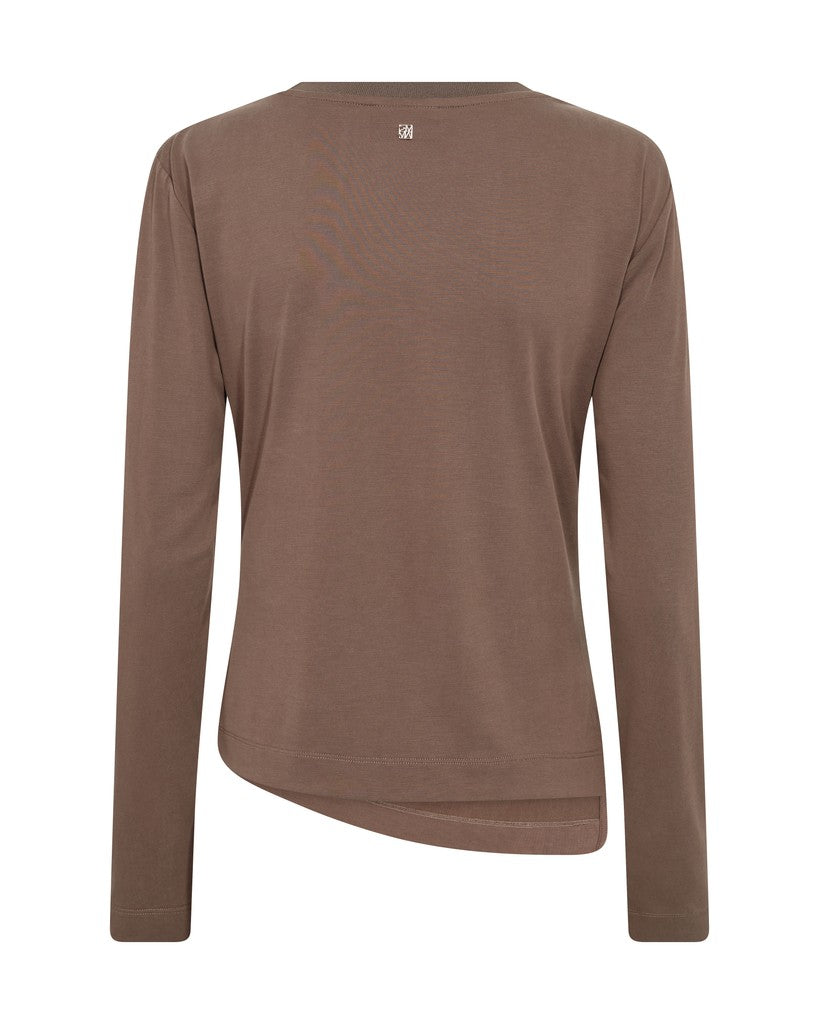 https://cdn.shopify.com/s/files/1/0368/5521/8235/files/olives-mos-mosh-aw26-180730-160-02-model-front.jpg