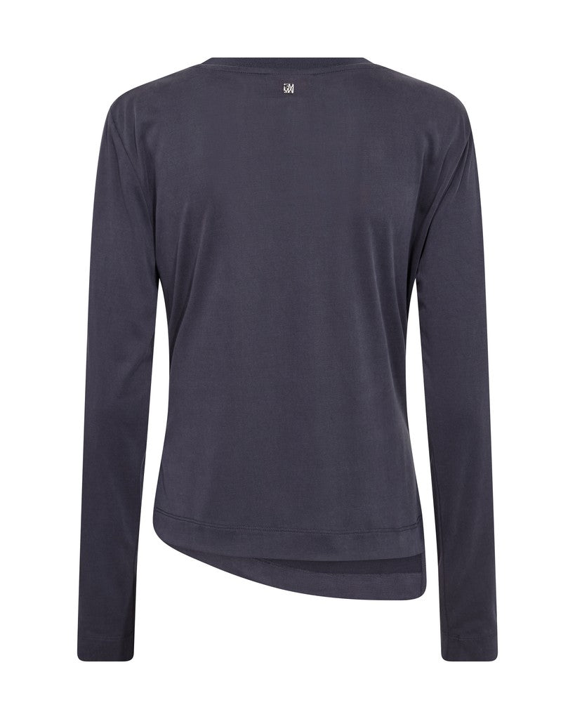 https://cdn.shopify.com/s/files/1/0368/5521/8235/files/olives-mos-mosh-aw26-180730-468-02-model-front.jpg