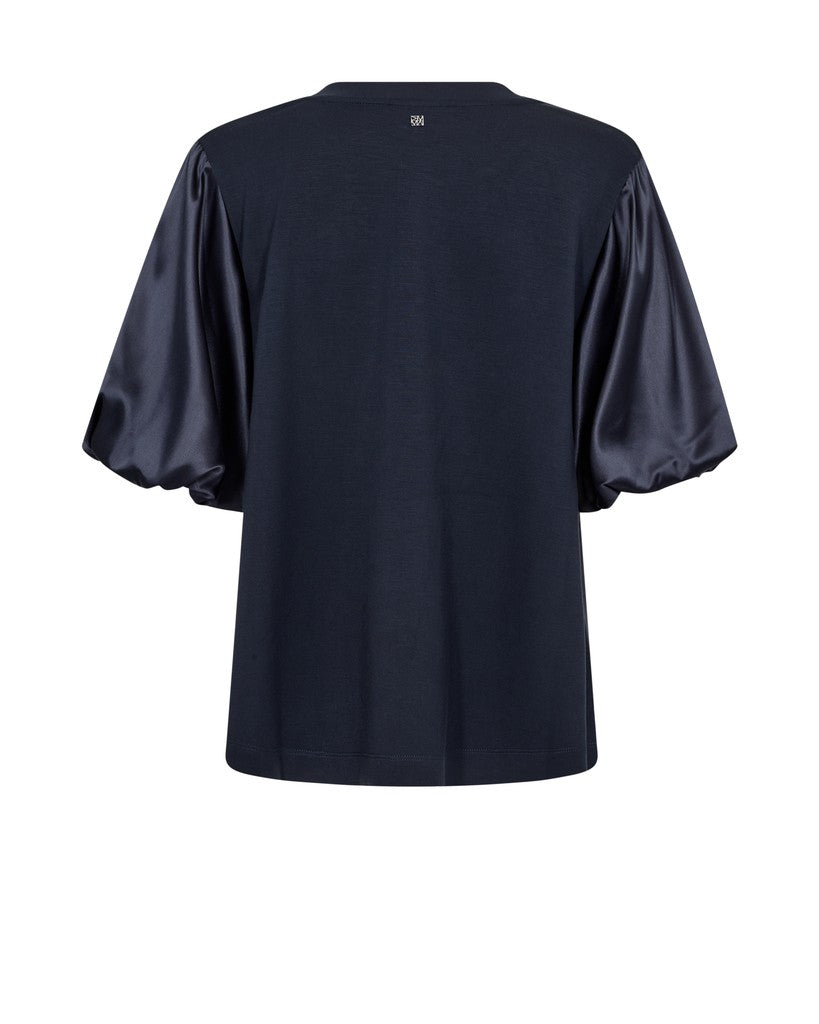 https://cdn.shopify.com/s/files/1/0368/5521/8235/files/olives-mos-mosh-aw26-180830-468-02-model-front.jpg