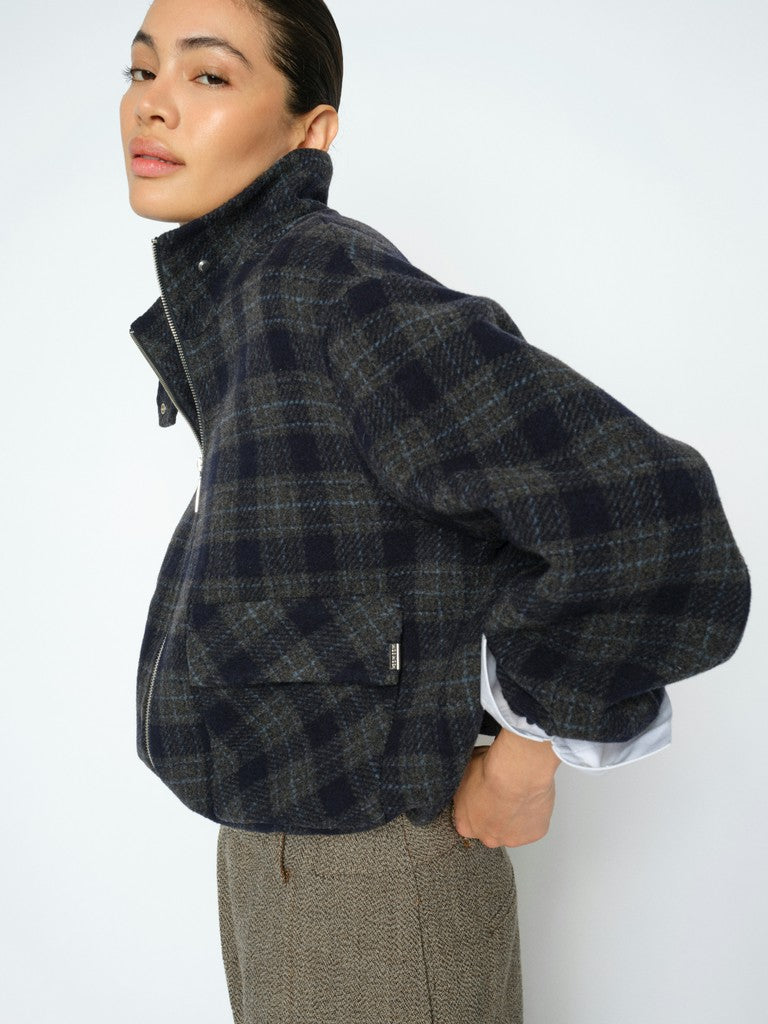 https://cdn.shopify.com/s/files/1/0368/5521/8235/files/olives-mos-mosh-aw26-181420-468-03-hollow-back.jpg