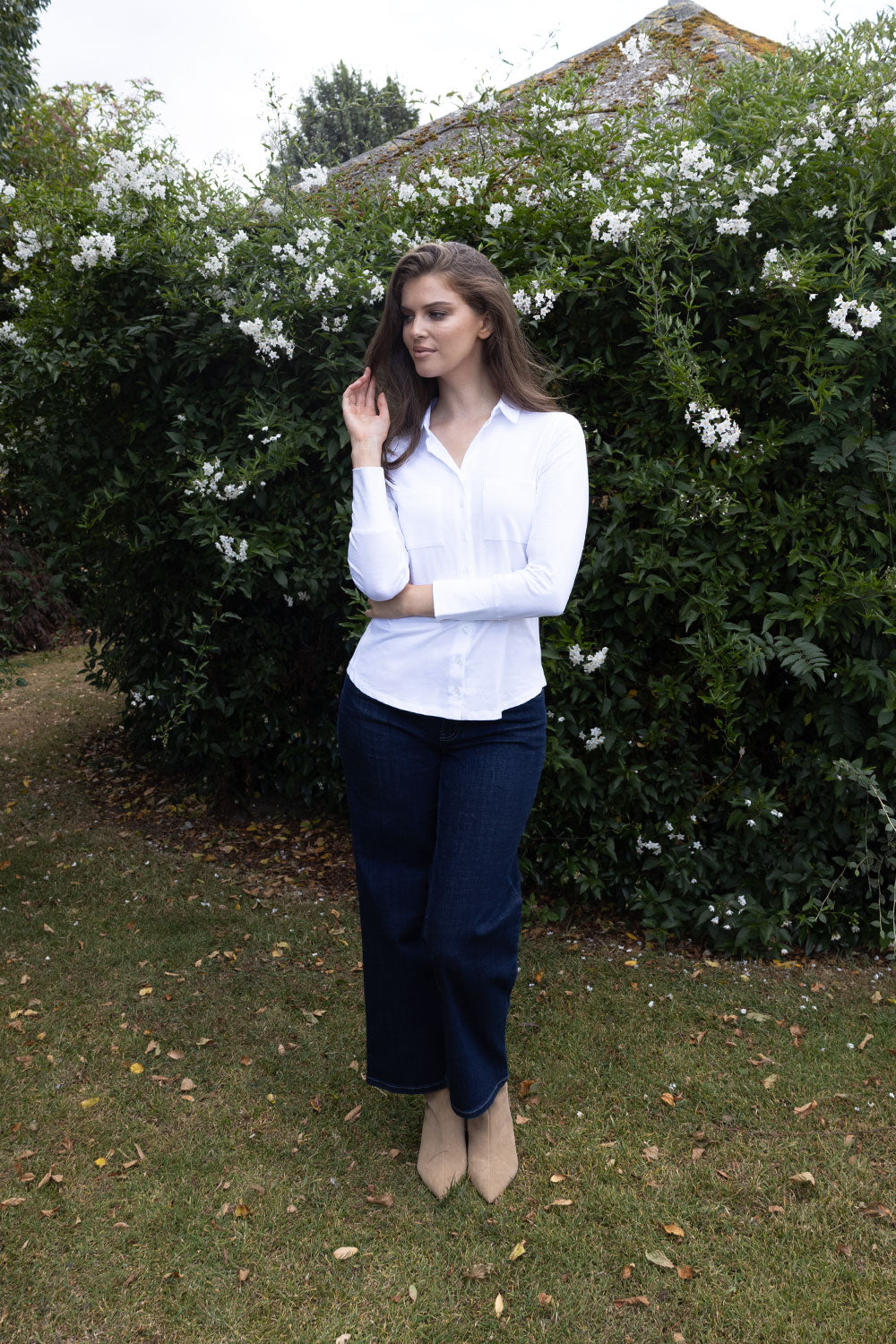 https://cdn.shopify.com/s/files/1/0368/5521/8235/files/olives-no2moro-aw26-izzy-white-02.jpg