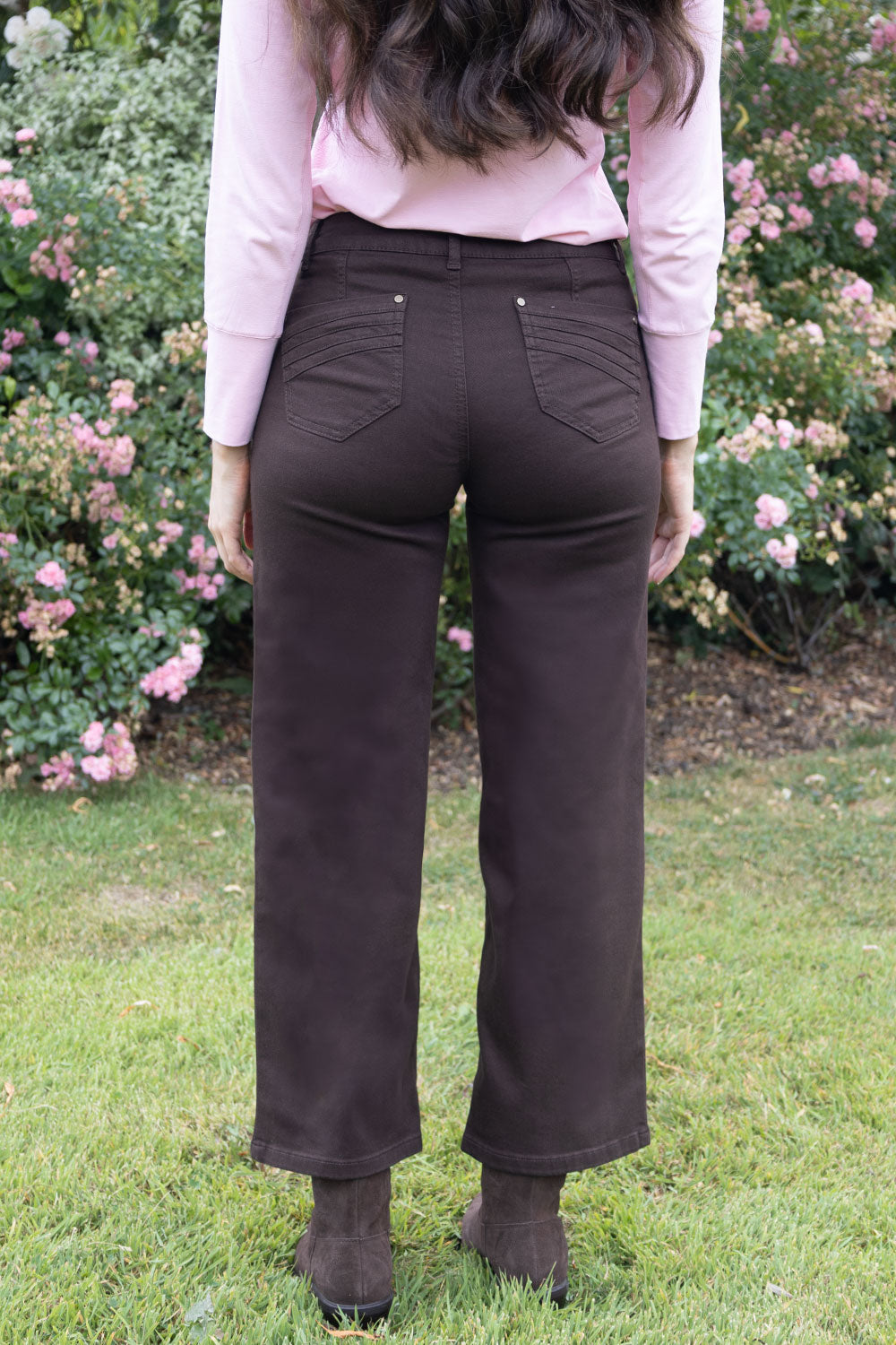 https://cdn.shopify.com/s/files/1/0368/5521/8235/files/olives-no2moro-aw26-napoli-brown-denim-05.jpg