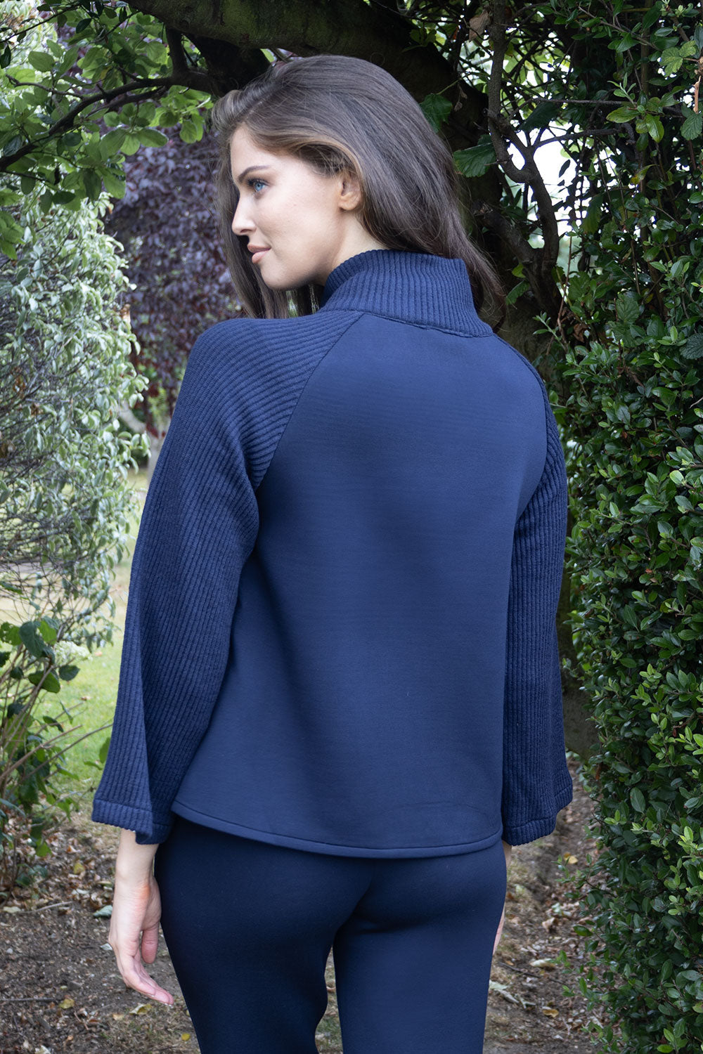 https://cdn.shopify.com/s/files/1/0368/5521/8235/files/olives-no2moro-aw26-ozzy-navy-08.jpg