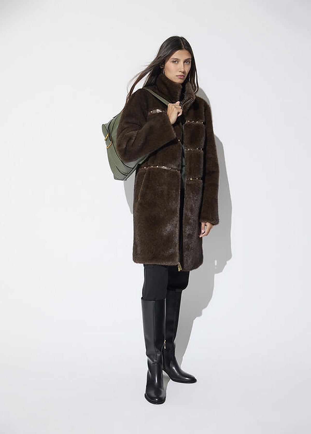 https://cdn.shopify.com/s/files/1/0368/5521/8235/files/olives-restored-aw26-lola-casademunt-coat-amapola-lf2601021-02.jpg?v=1792432807