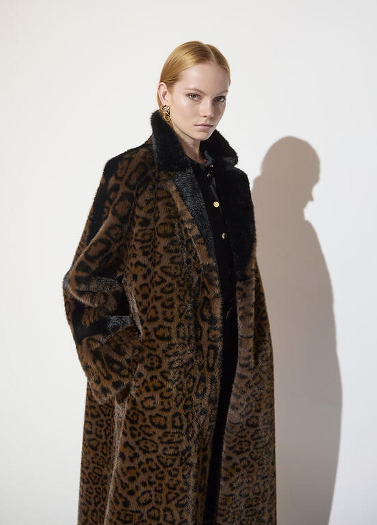 https://cdn.shopify.com/s/files/1/0368/5521/8235/files/olives-restored-aw26-lola-casademunt-coat-esperanza-lf2601018-02.jpg?v=1792432493