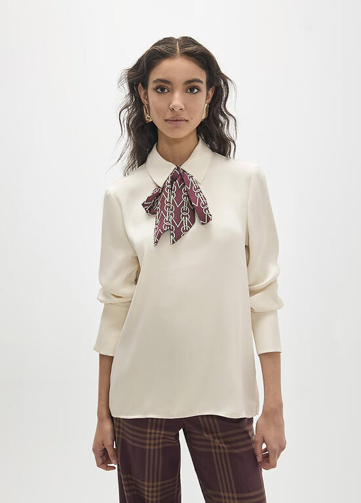 https://cdn.shopify.com/s/files/1/0368/5521/8235/files/olives-restored-aw26-maite-blouse-renata-mf2615016-01.jpg?v=1792427982