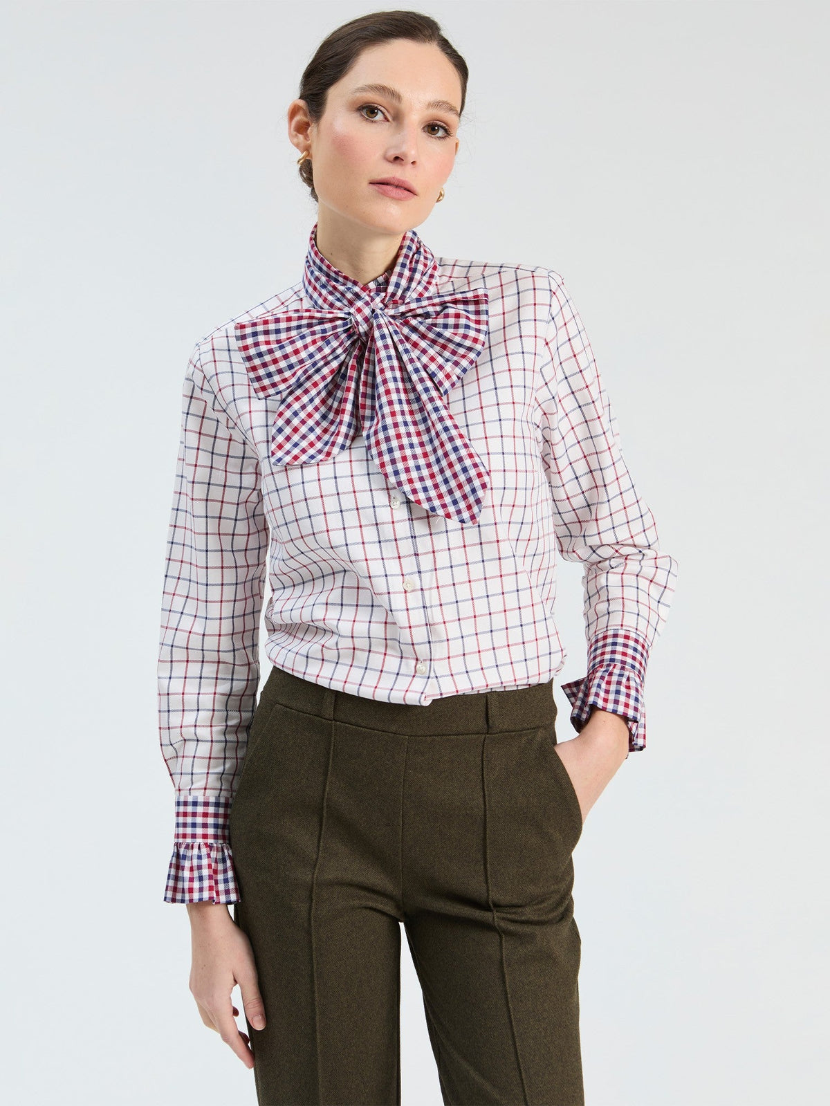 https://cdn.shopify.com/s/files/1/0368/5521/8235/files/olives-vilagallo-aw26-33984-cmnik6w443-01-model-front.jpg