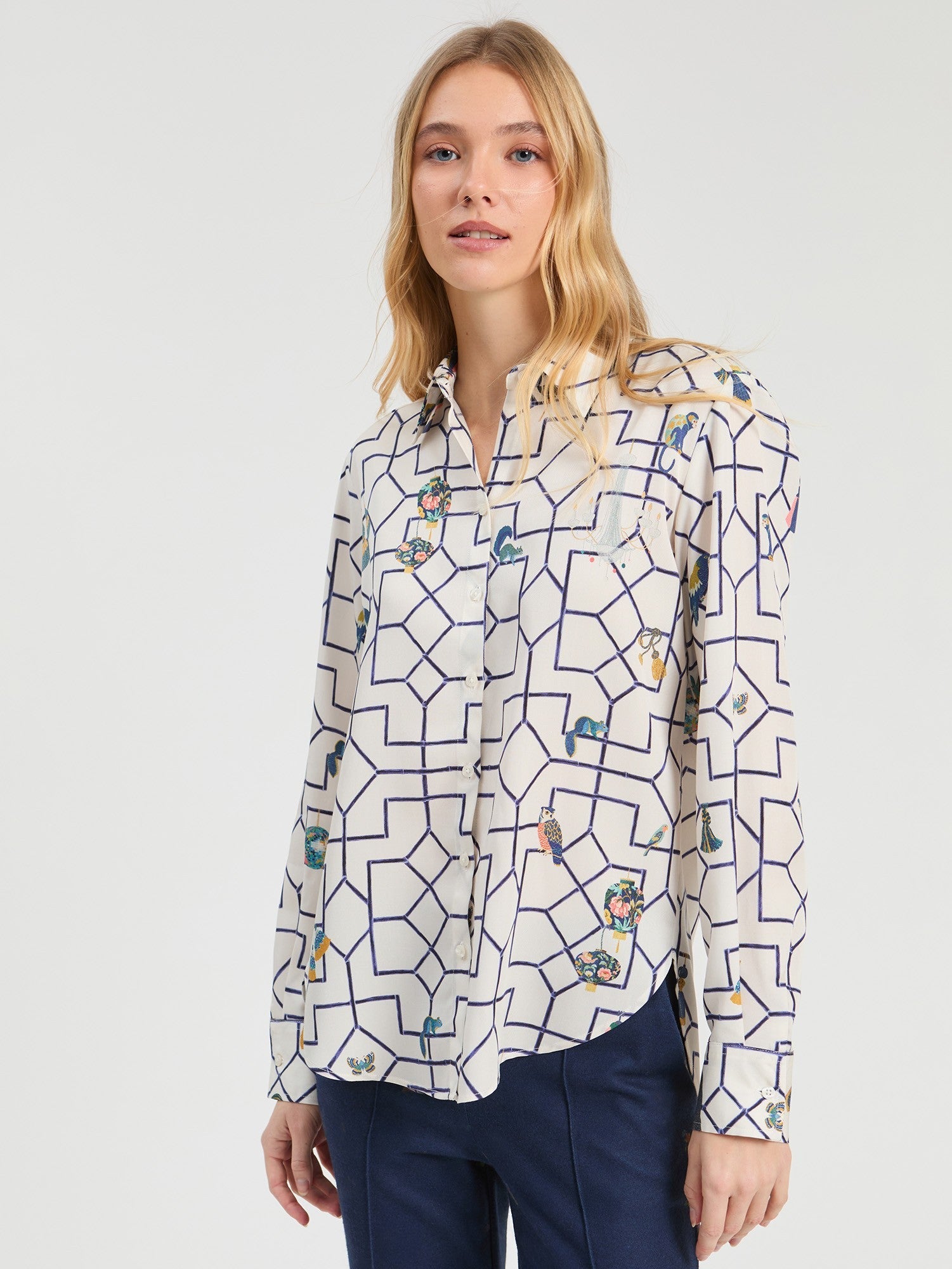 https://cdn.shopify.com/s/files/1/0368/5521/8235/files/olives-vilagallo-aw26-34208-cmbyy6w029-01-model-front.jpg
