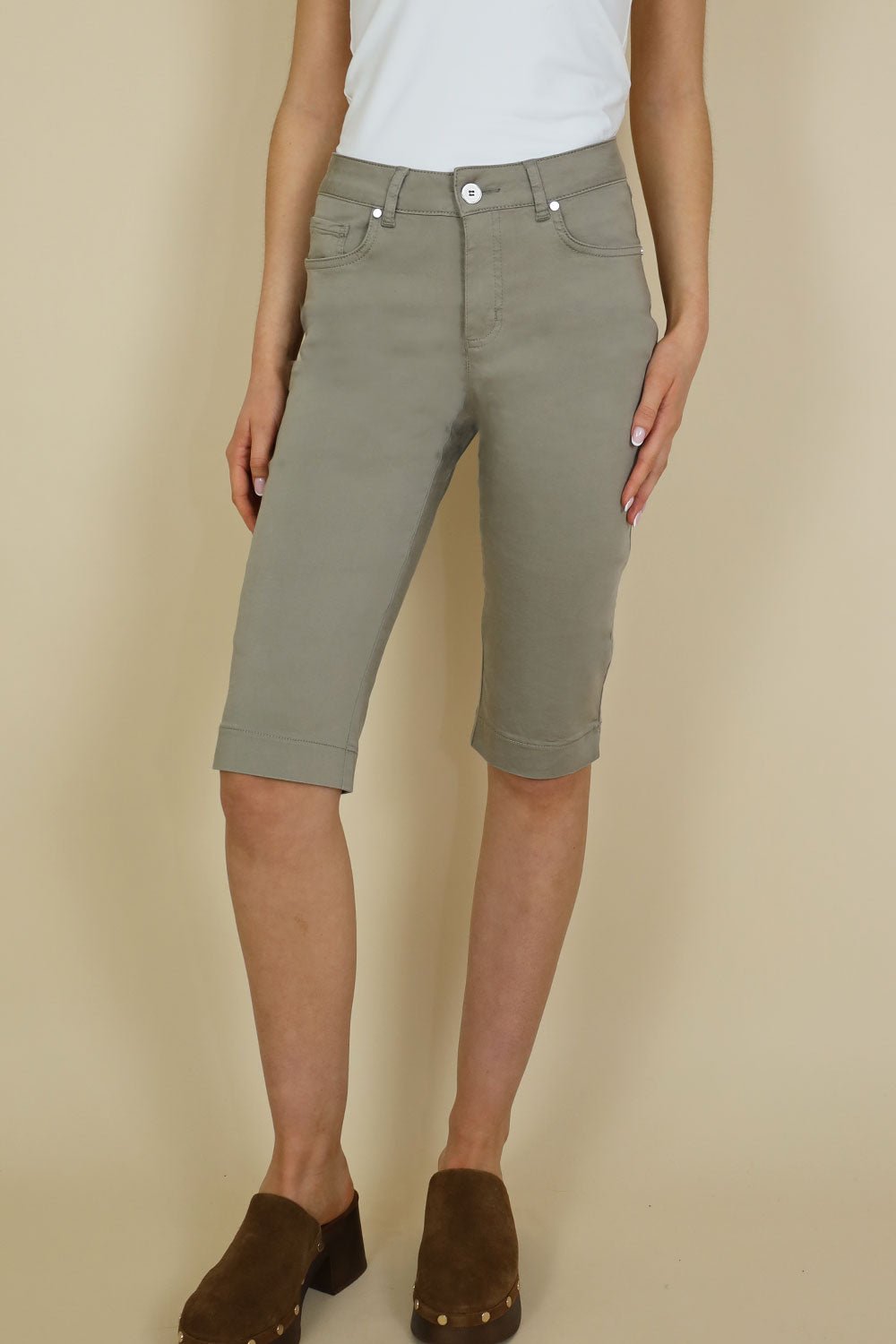 https://no2moro.com/cdn/shop/files/remi-shorts-8567756.jpg