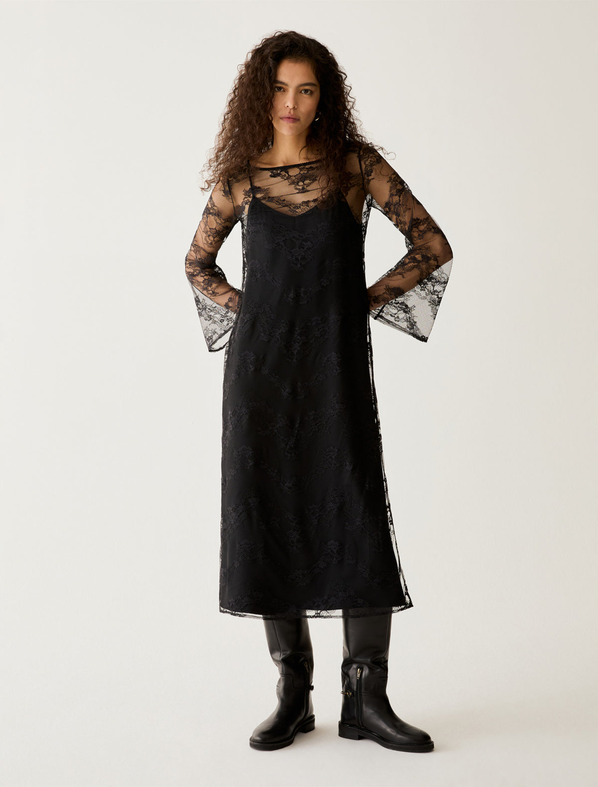 https://b2c-media.pennyblack.com/sys-master/m0/PB/2026/2/1226096202/002/s3master/1226096202002-a-pbpsatira.jpg