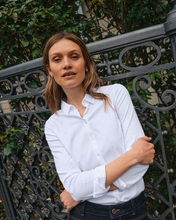https://mosmosh.com/cdn/shop/files/131660101MMTinaJerseyShirtWhite-172370447MMColetteDeluxeJeansDarkBlue_6.jpg?crop=region&crop_height=1152&crop_left=0&crop_top=0&crop_width=922&height=960&v=1747043704&width=768