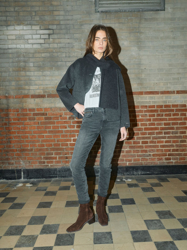https://mosmosh.com/cdn/shop/files/172800101MMLiviaO-SSTeeWhite-173960819MMMariaLoisaWoolJacketPhantom-172440894MMBradfordZippJeansGreyWash_2_06da19d6-f02e-4243-8c67-d57195bb9bd7_1200x1200.jpg?22203