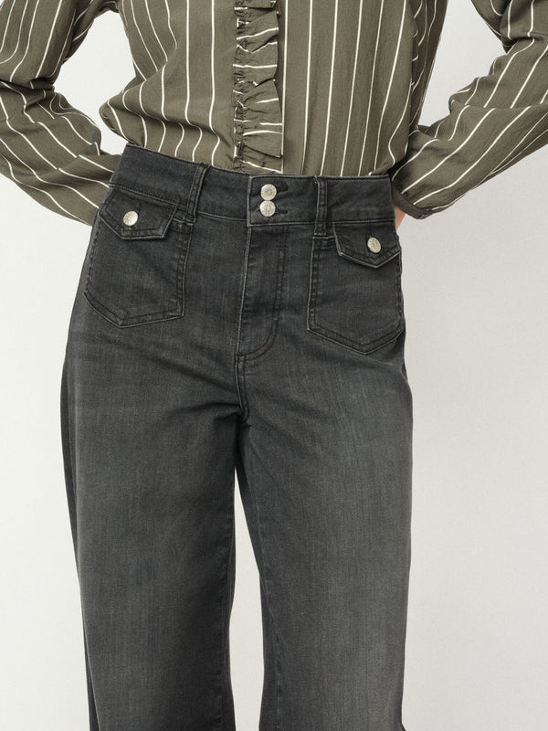 https://mosmosh.com/cdn/shop/files/174350836MMBillyStripeShirtUrbanChic-172460894MMColetteGrendelJeansGreyWash_2_1200x1200.jpg?22203