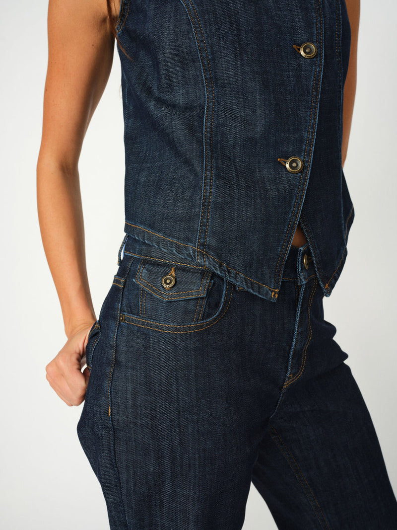 https://mosmosh.com/cdn/shop/files/174730447MMCedenNipponVestDarkBlue-174620447MMMarlenaNipponJeansDarkBlue_4_1200x1200.jpg?22203
