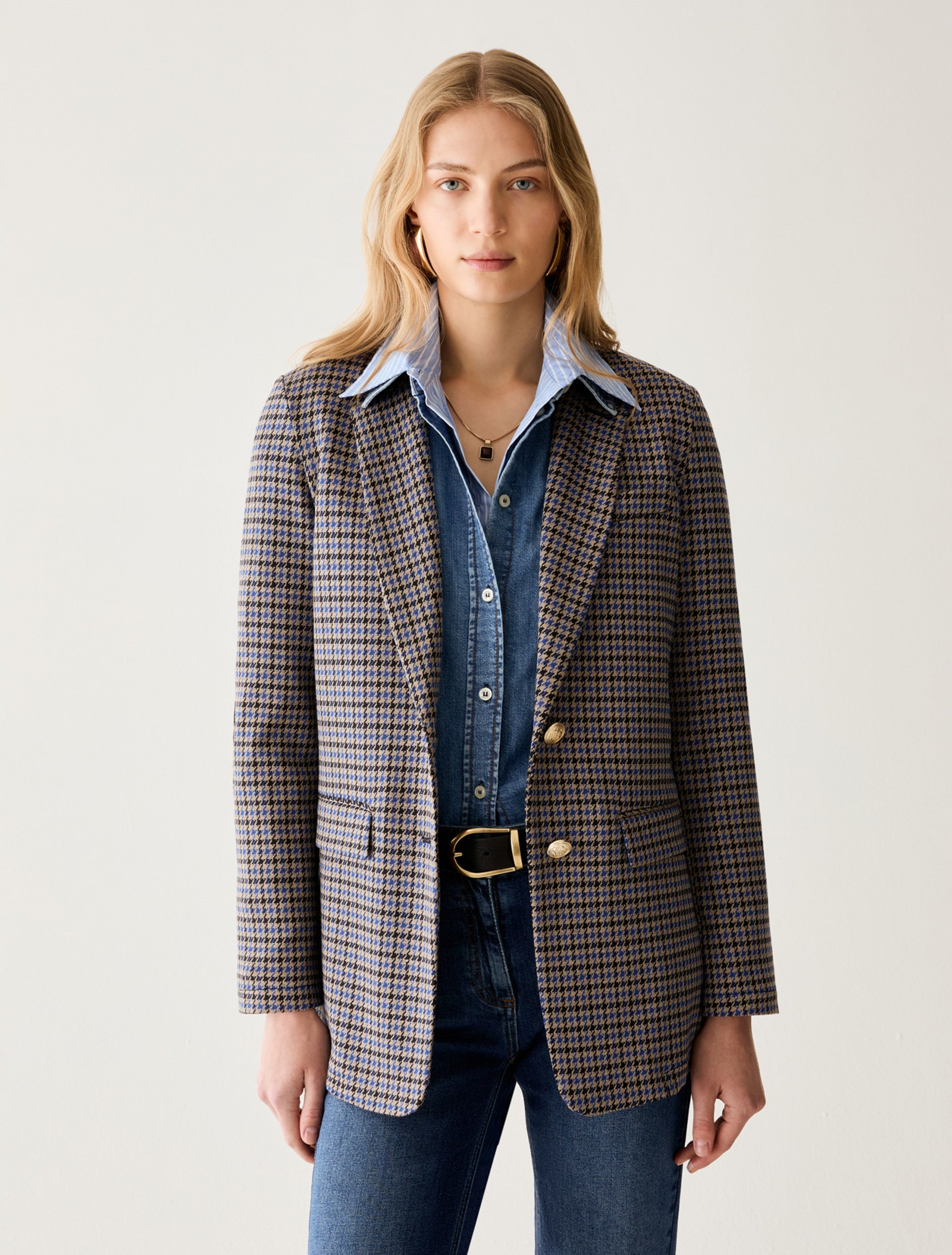 https://cdn.shopify.com/s/files/1/0368/5521/8235/files/AW26_PENNYBLACK_PBJPALLORE_OFFICIAL_01.jpg
