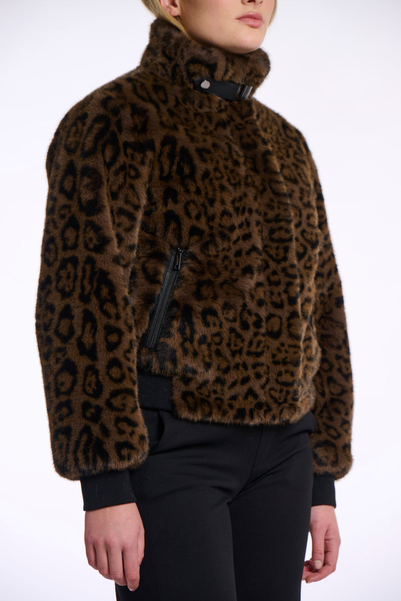 https://images.leder-international.becosoft.net/articles/Ambra.7012511_Leopard_02.jpg