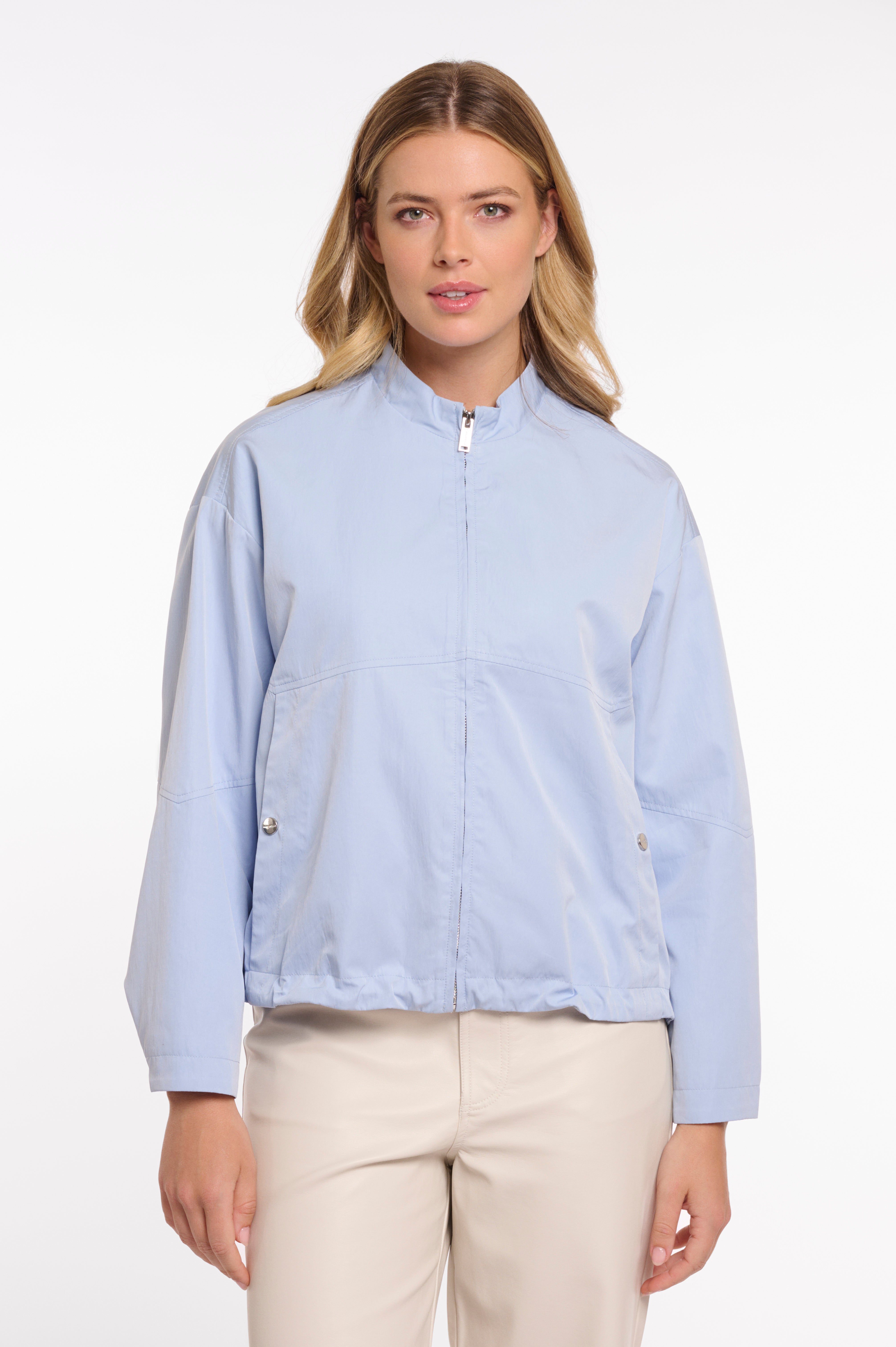 https://images.leder-international.becosoft.net/articles/Hacer.7002621_Light-Blue_01.jpg