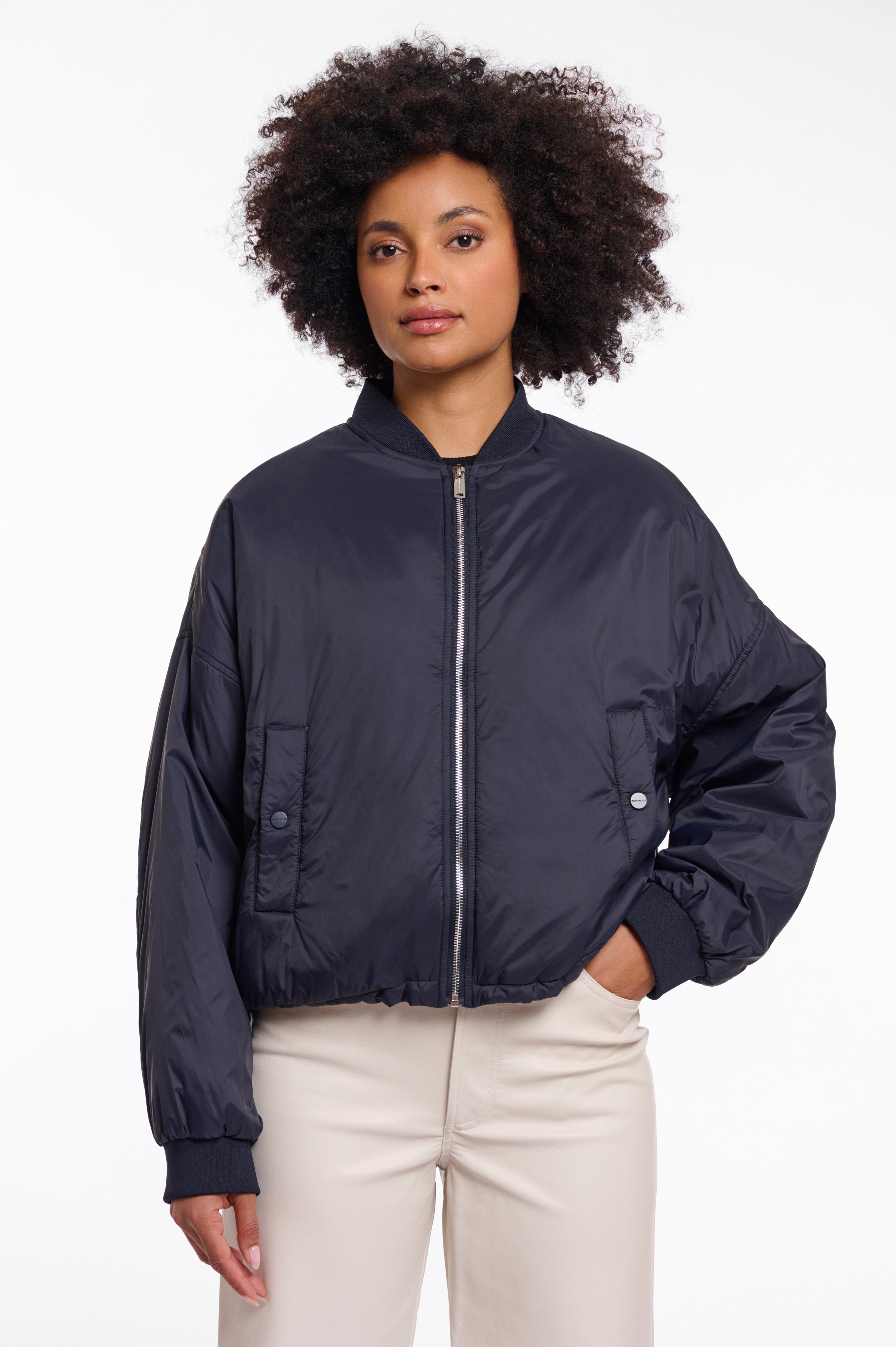 https://images.leder-international.becosoft.net/articles/Hira.7002621_Dark-Navy_01.jpg