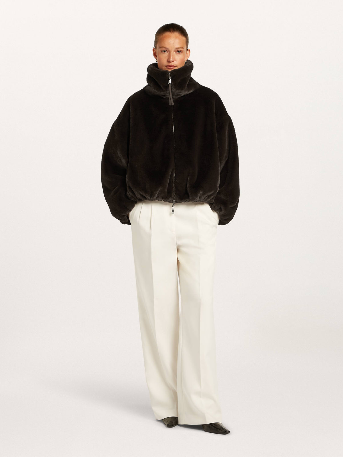 https://cdn.shopify.com/s/files/1/0568/3983/1689/files/MAXIEjacket_2980_BM_F1.jpg?v=1788950189