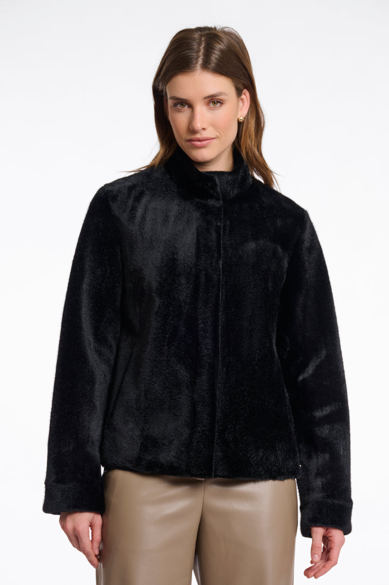 https://images.leder-international.becosoft.net/articles/Madai.7002511_Black_01.jpg