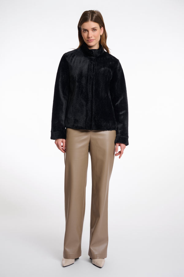 https://images.leder-international.becosoft.net/articles/Madai.7002511_Black_04.jpg