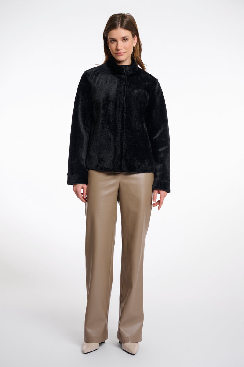 https://images.leder-international.becosoft.net/articles/Madai.7002511_Black_04.jpg