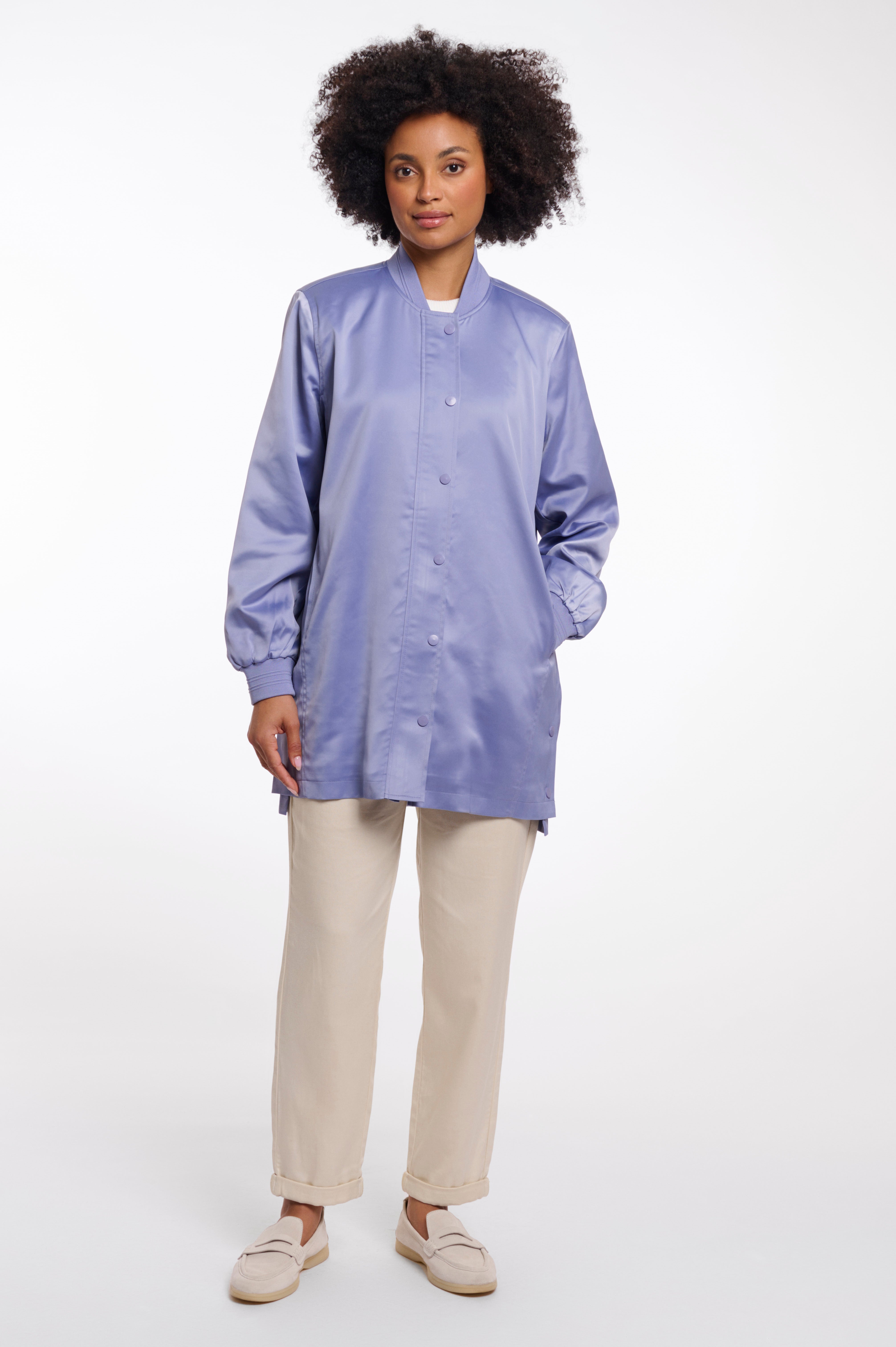 https://images.leder-international.becosoft.net/articles/Pina.7002621_Brushed-Blue_01.jpg