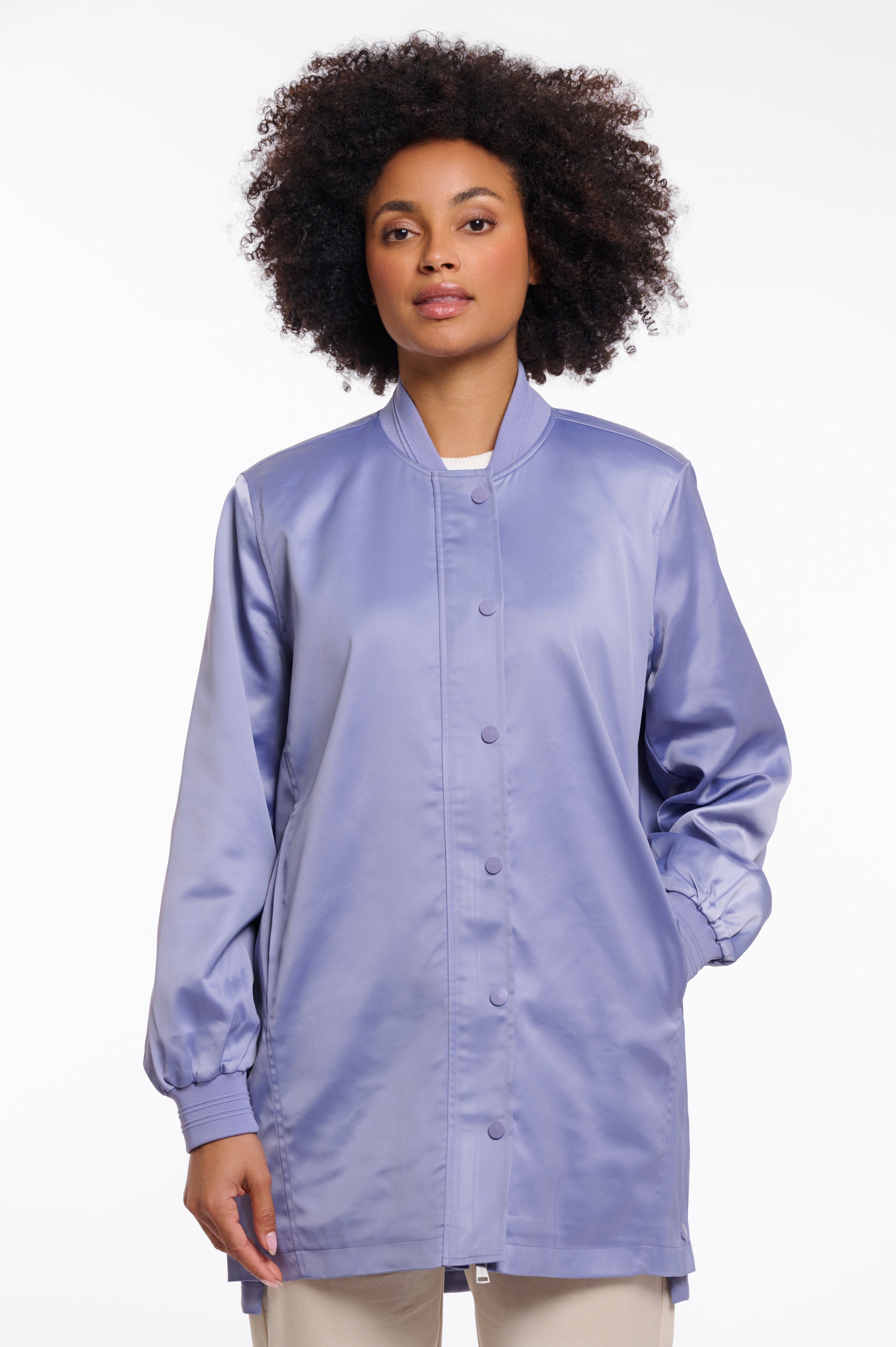 https://images.leder-international.becosoft.net/articles/Pina.7002621_Brushed-Blue_02.jpg