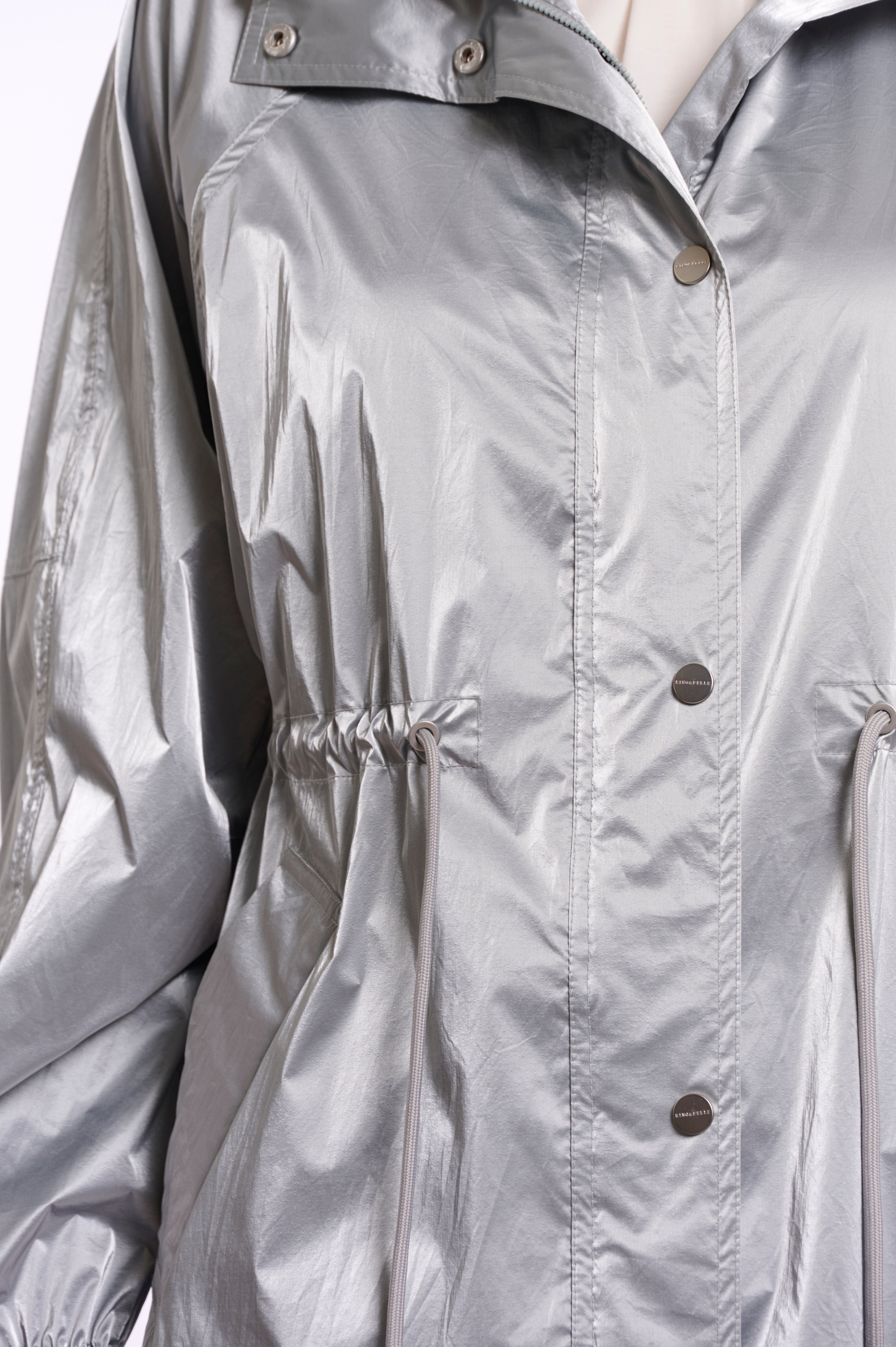 https://images.leder-international.becosoft.net/articles/Rowen.7002621_Silver-Metallic_03.jpg