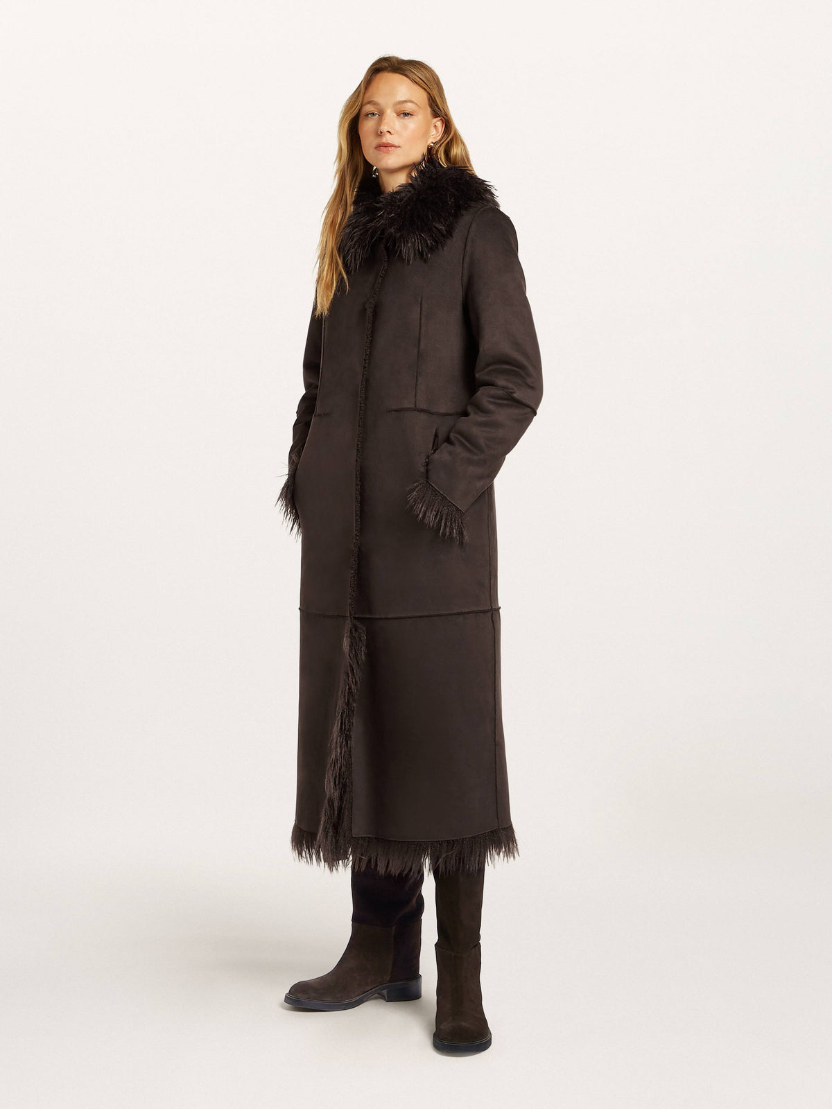 https://cdn.shopify.com/s/files/1/0568/3983/1689/files/SIENNA_long_coat_2980_BM_F3.jpg?v=1788444785