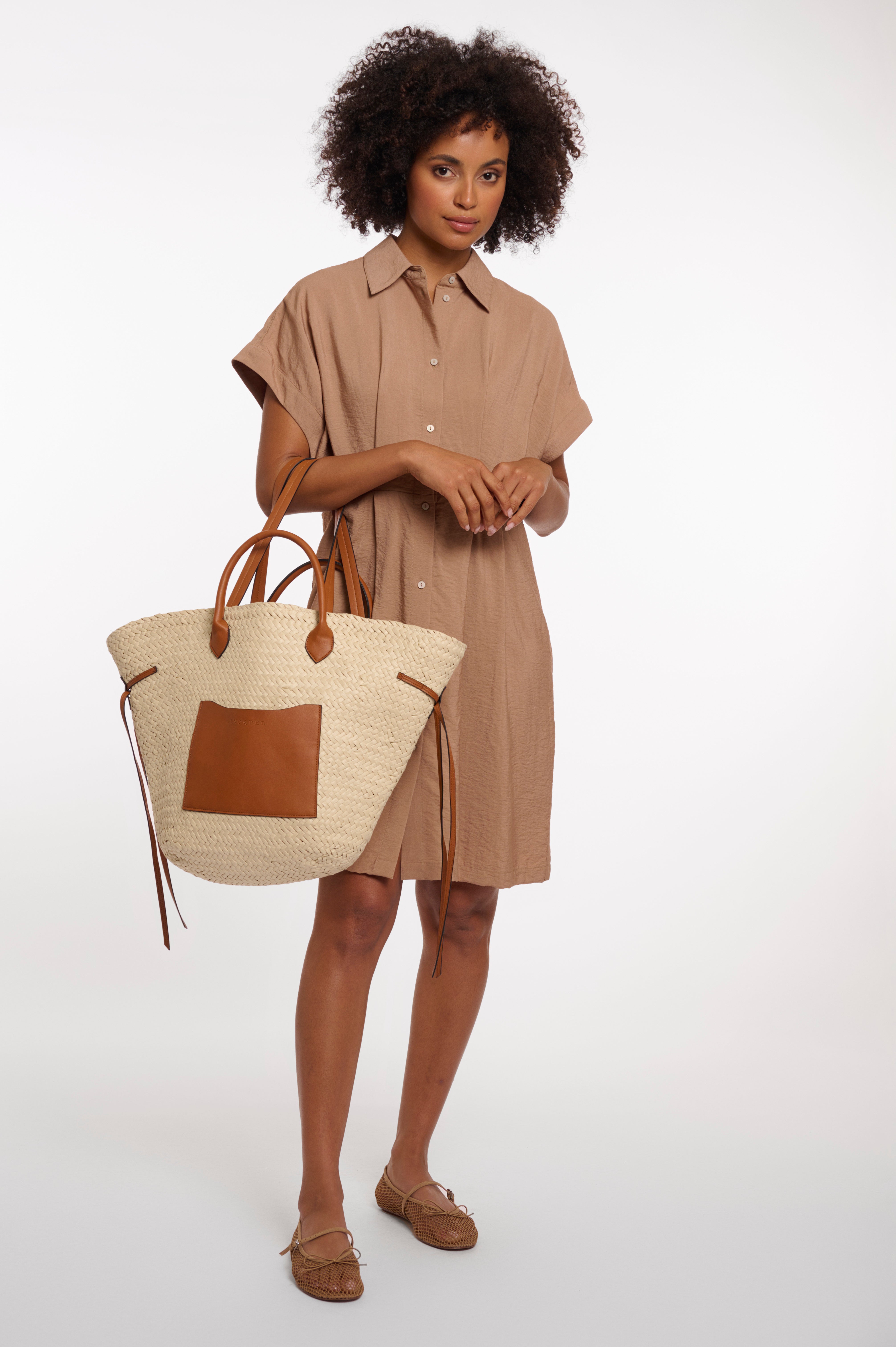 https://images.leder-international.becosoft.net/articles/Saydee.7002621_Beige_01.jpg